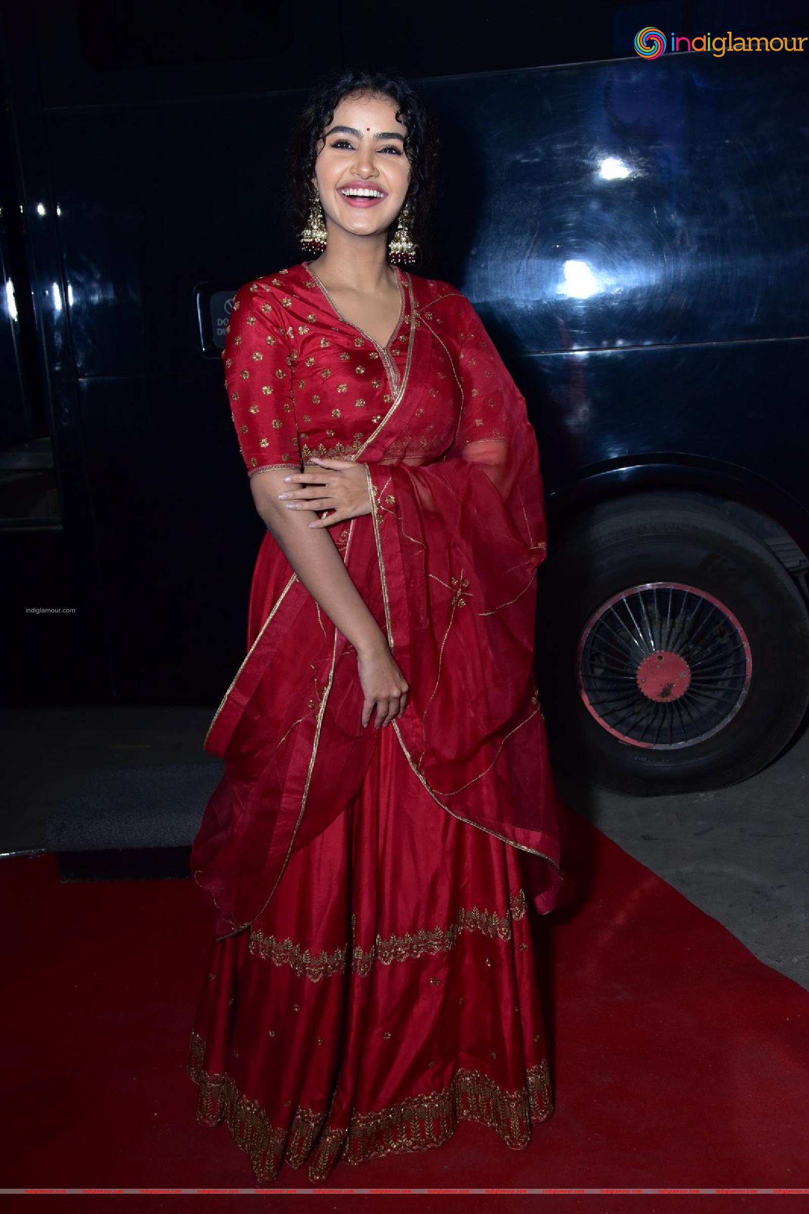 Anupama Parameswaran Actress hd photo