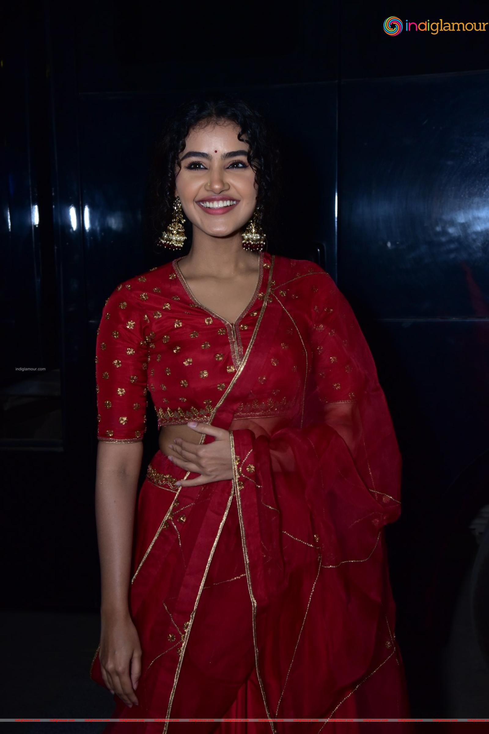 Anupama Parameswaran Actress hd photo