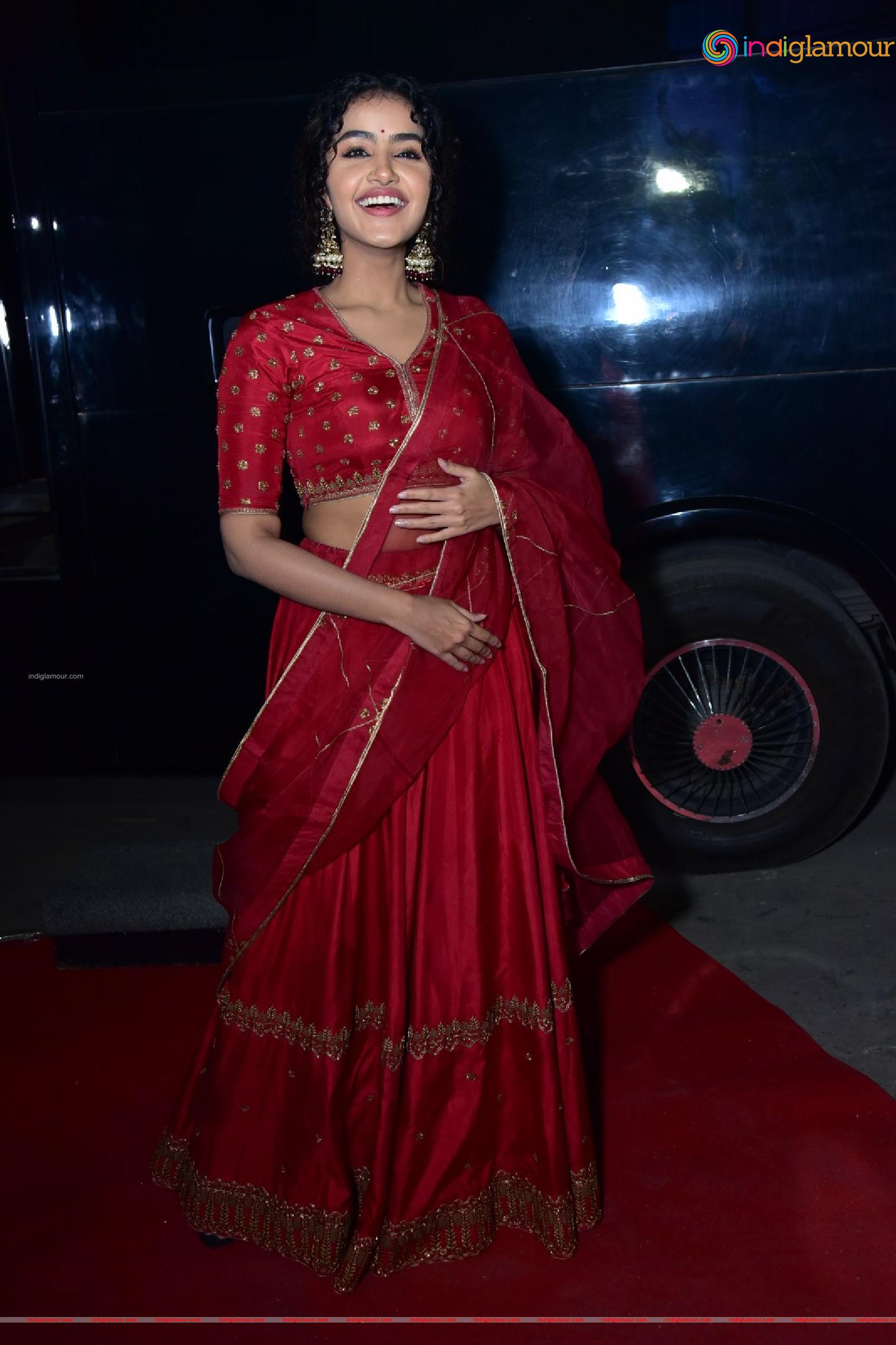 Anupama Parameswaran Actress hd photo