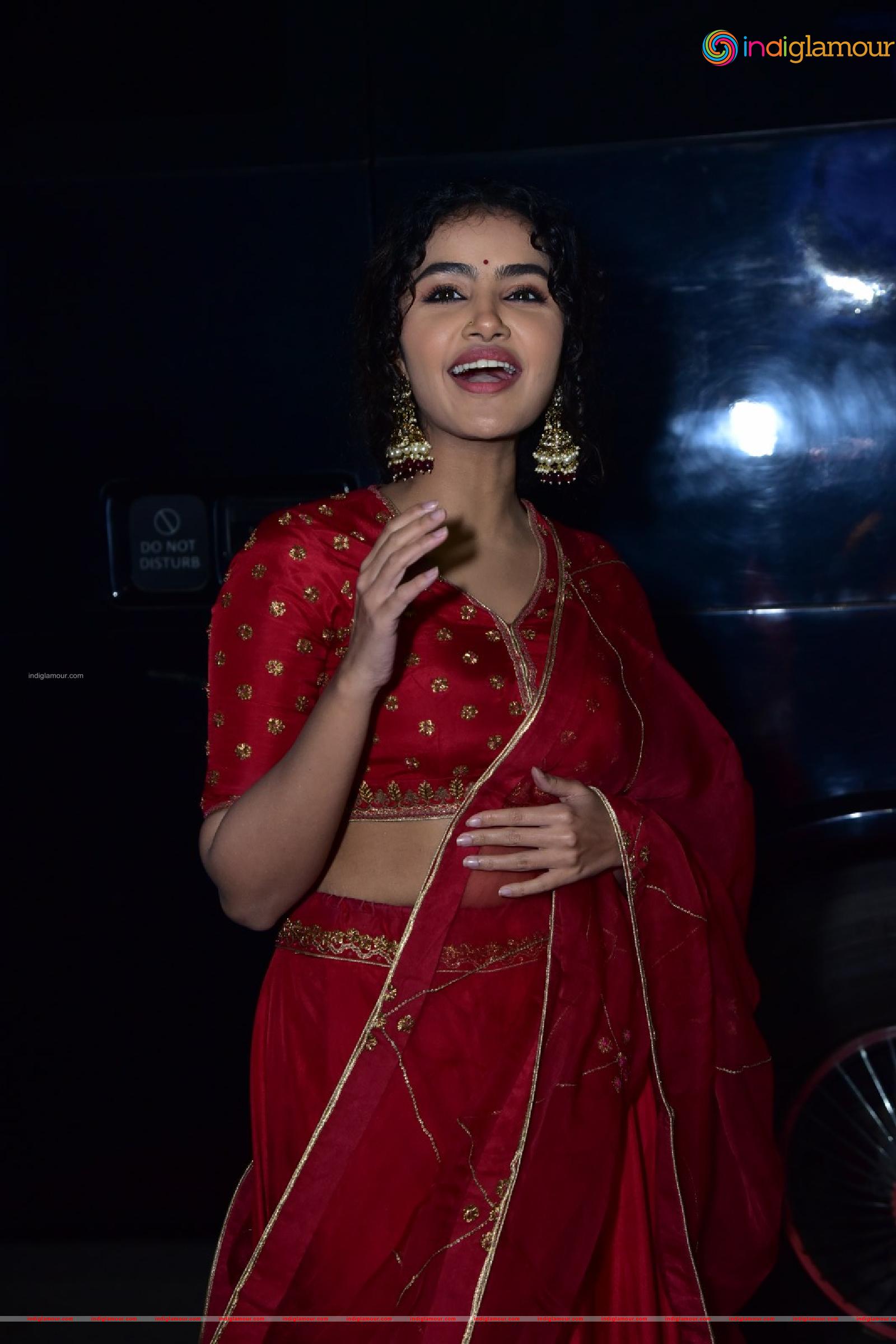 Anupama Parameswaran Actress hd photo