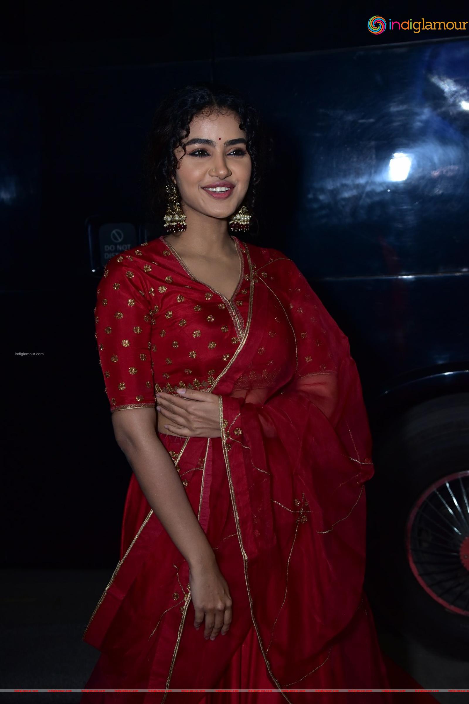 Anupama Parameswaran Actress hd photo