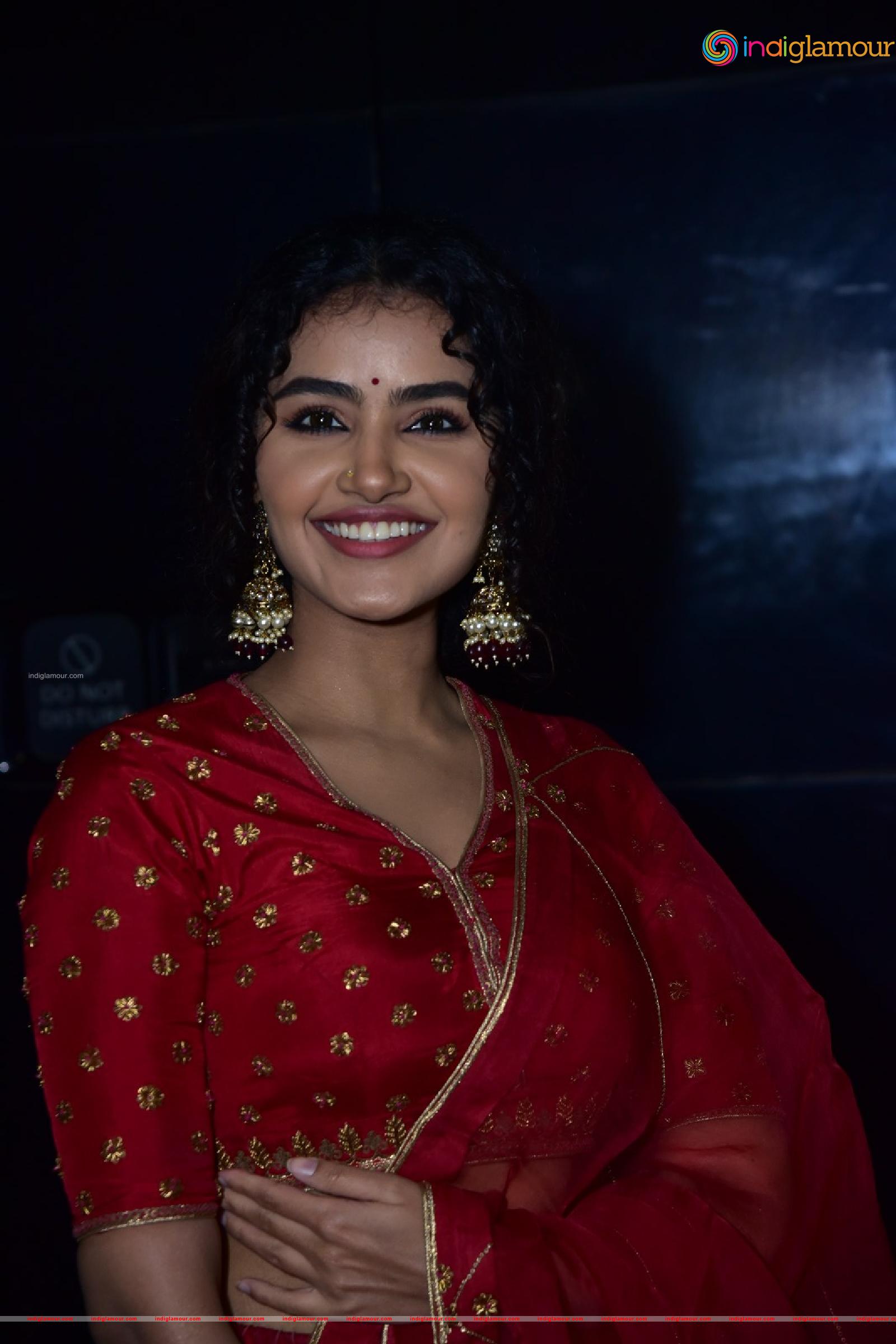 Anupama Parameswaran Actress hd photo