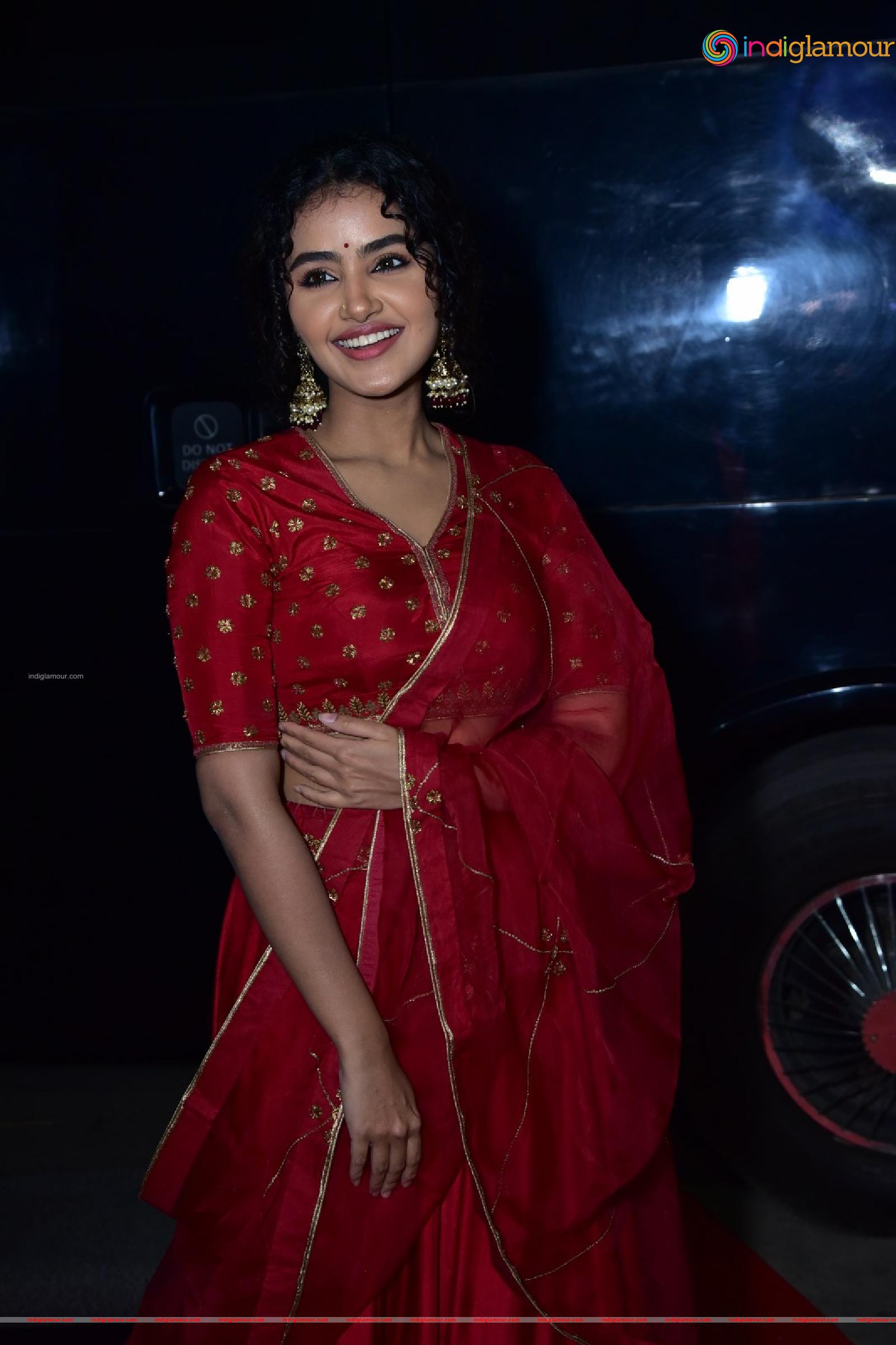 Anupama Parameswaran Actress hd photo