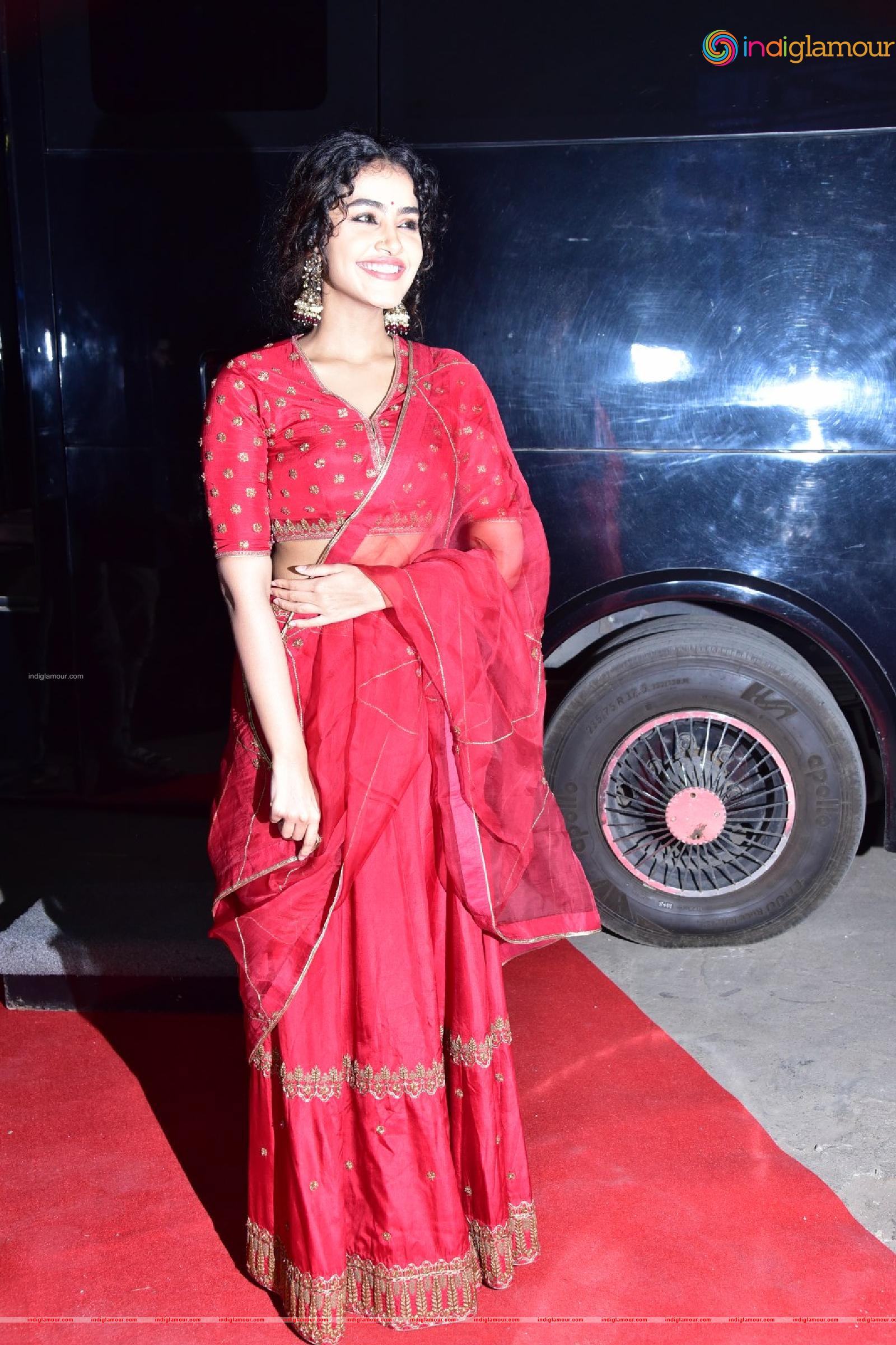 Anupama Parameswaran Actress hd photo
