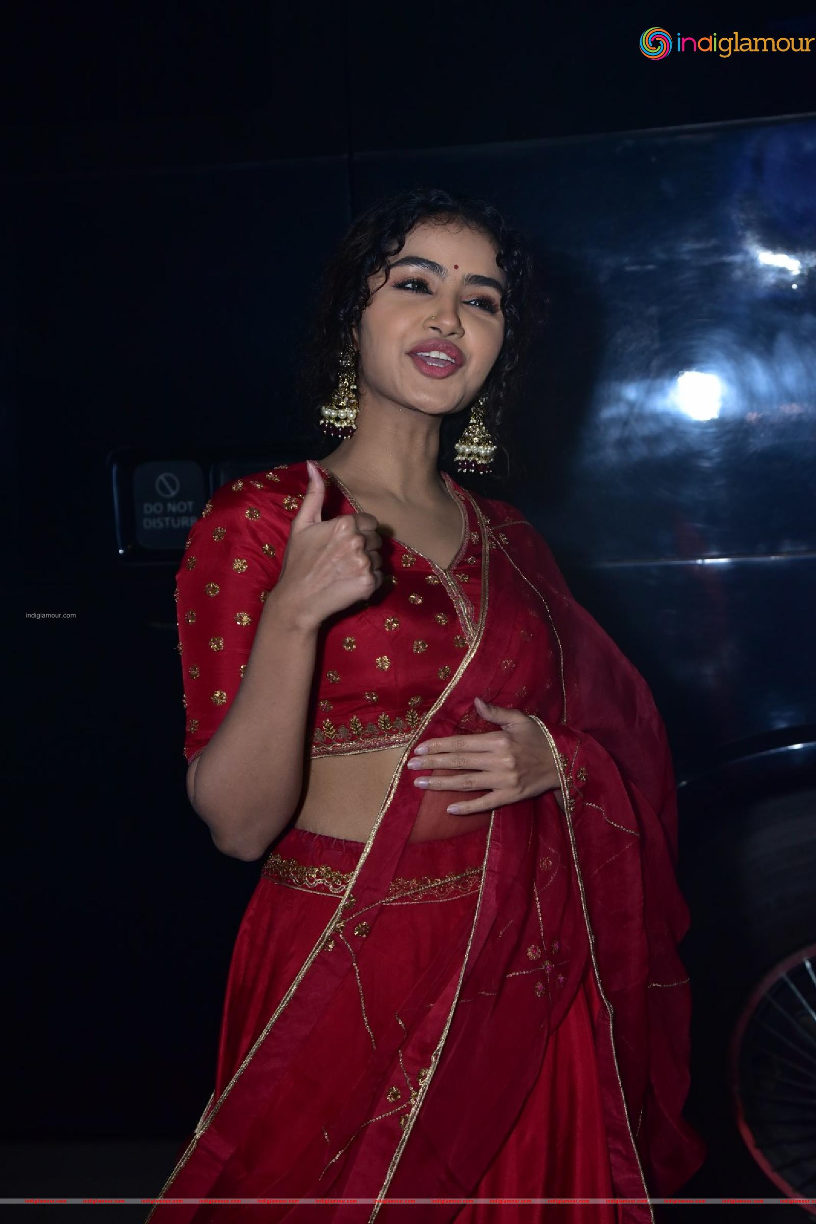 Anupama Parameswaran Actress hd photo