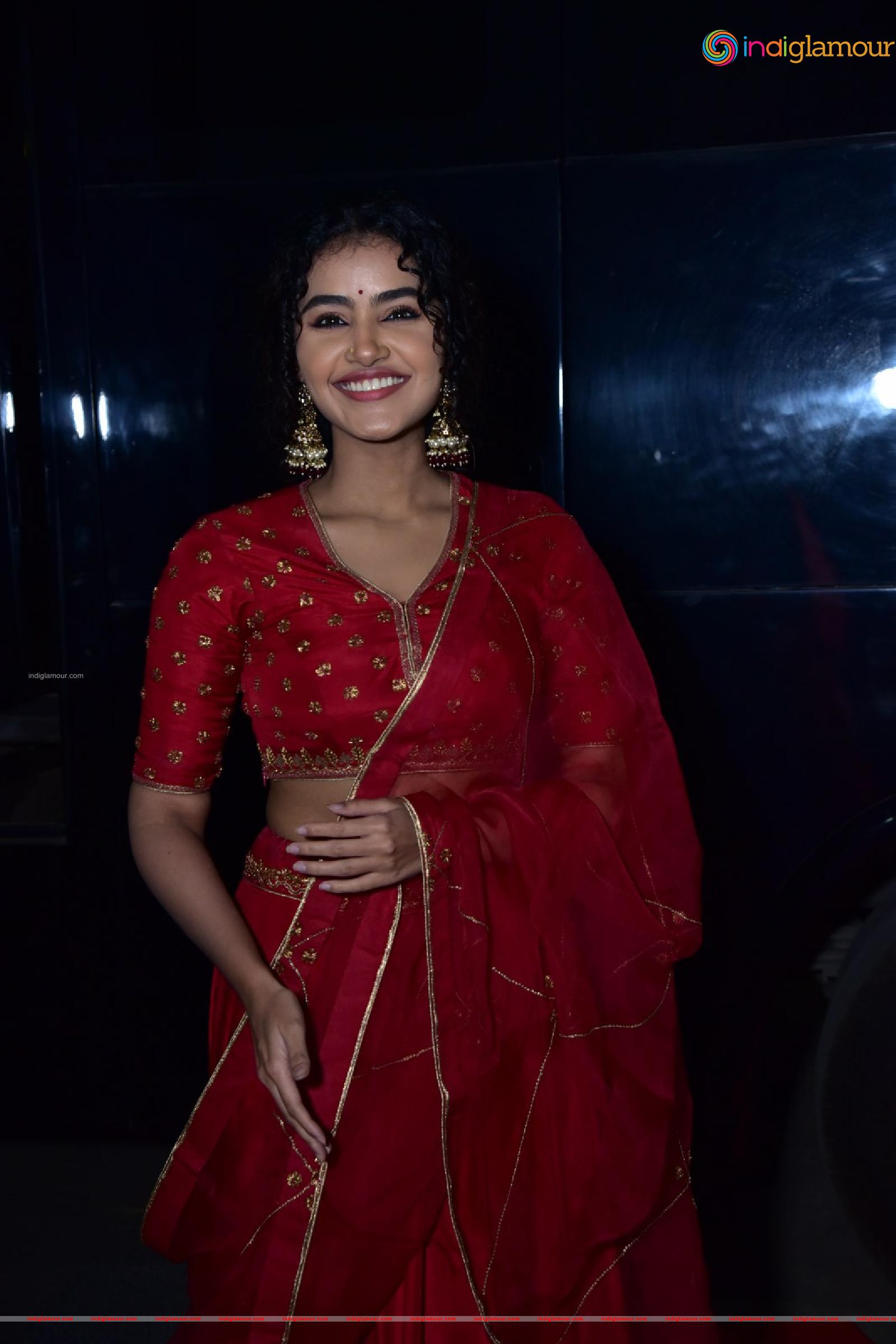 Anupama Parameswaran Actress hd photo