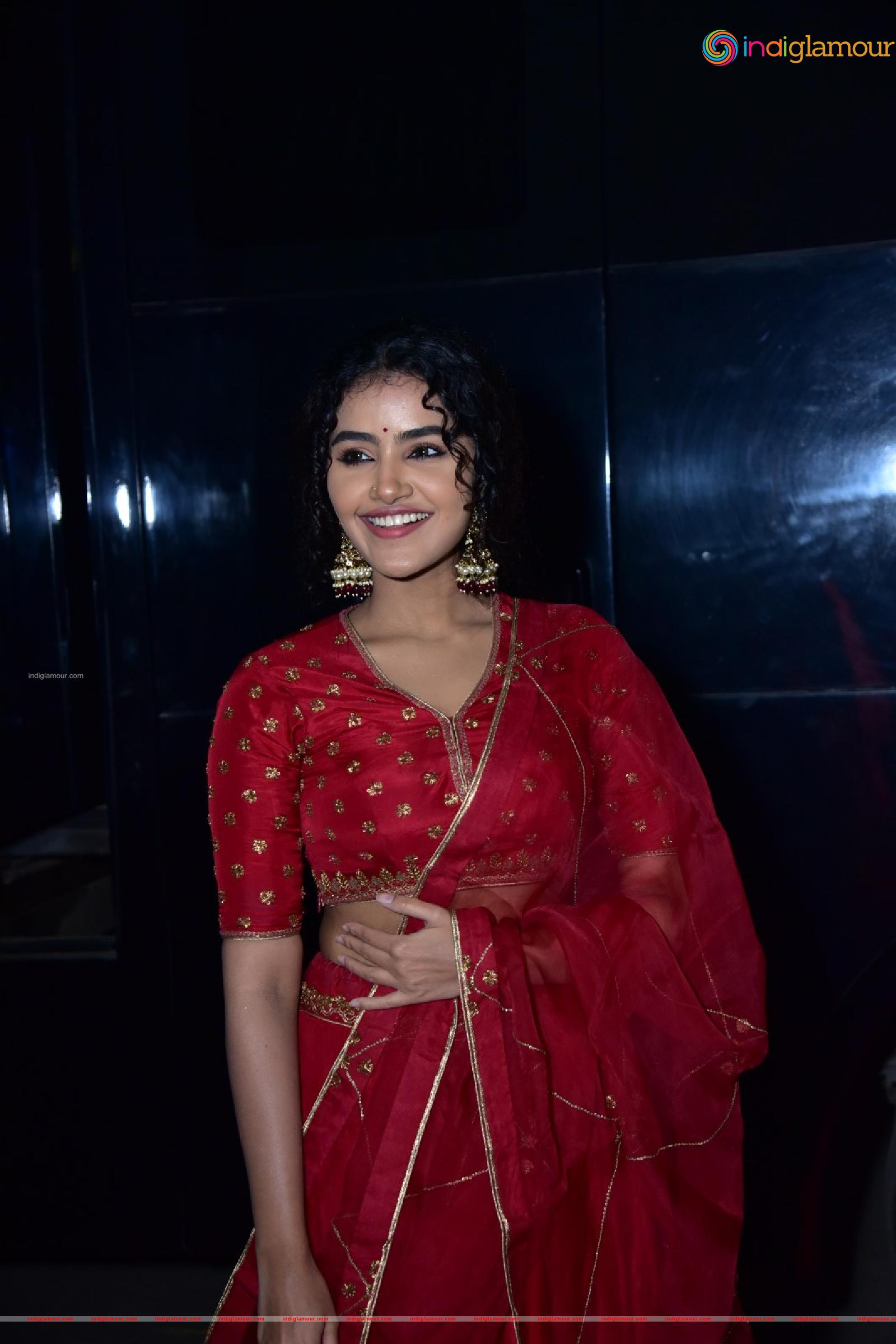 Anupama Parameswaran Actress hd photo