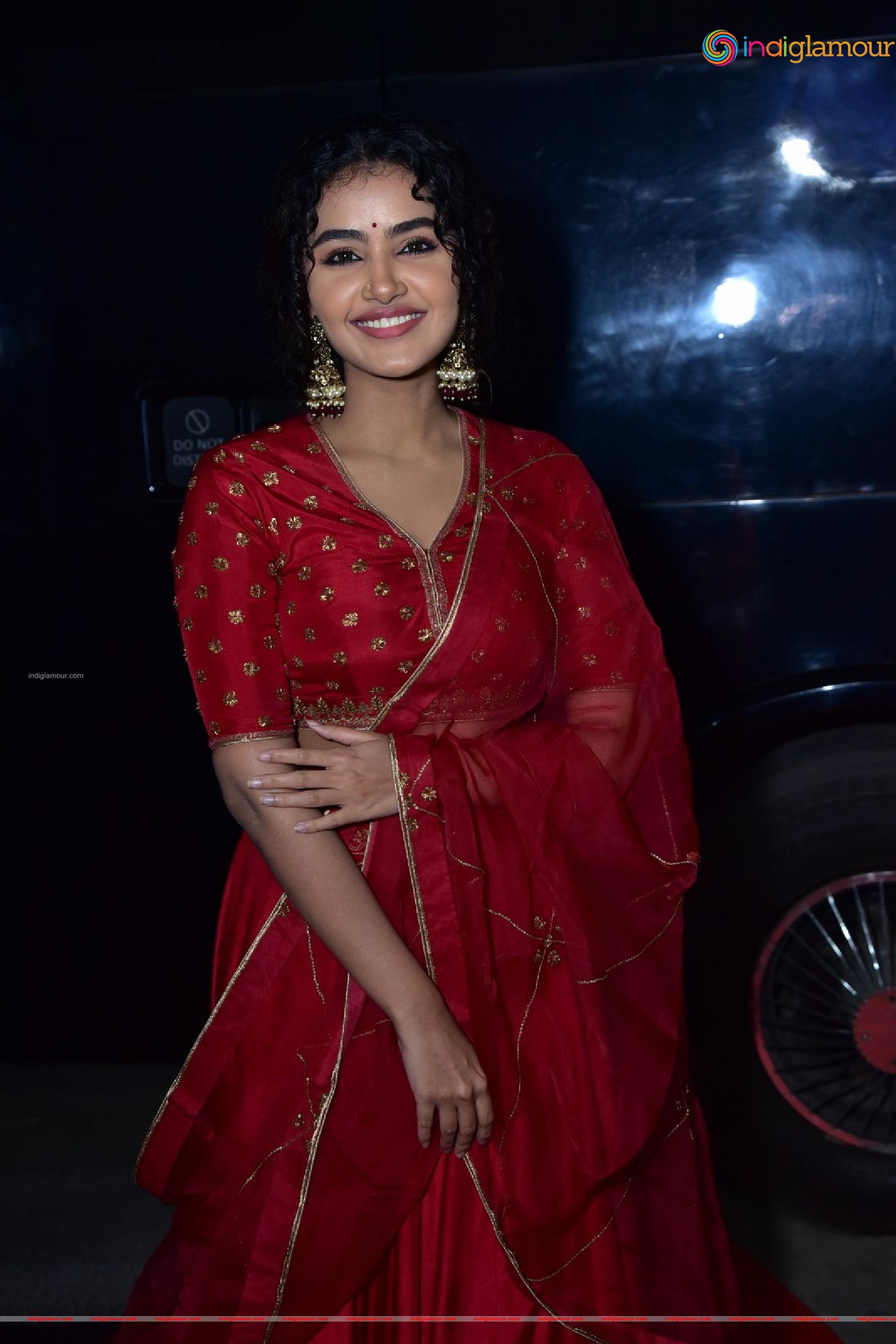 Anupama Parameswaran Actress hd photo