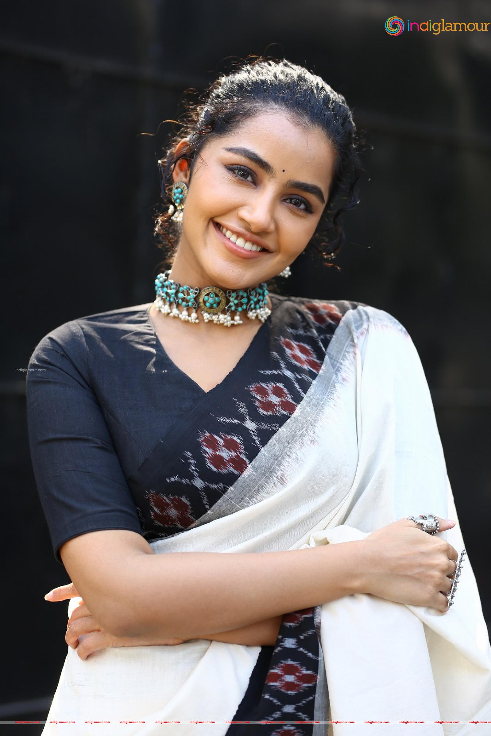 Anupama Parameswaran Actress hd photo