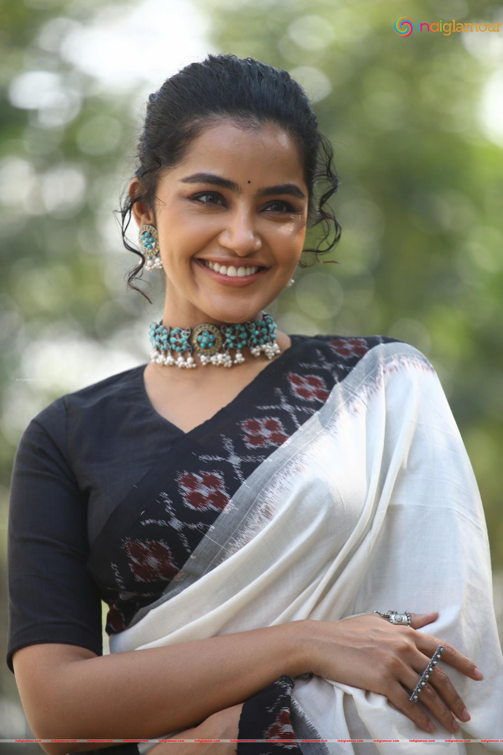 Anupama Parameswaran Actress hd photo