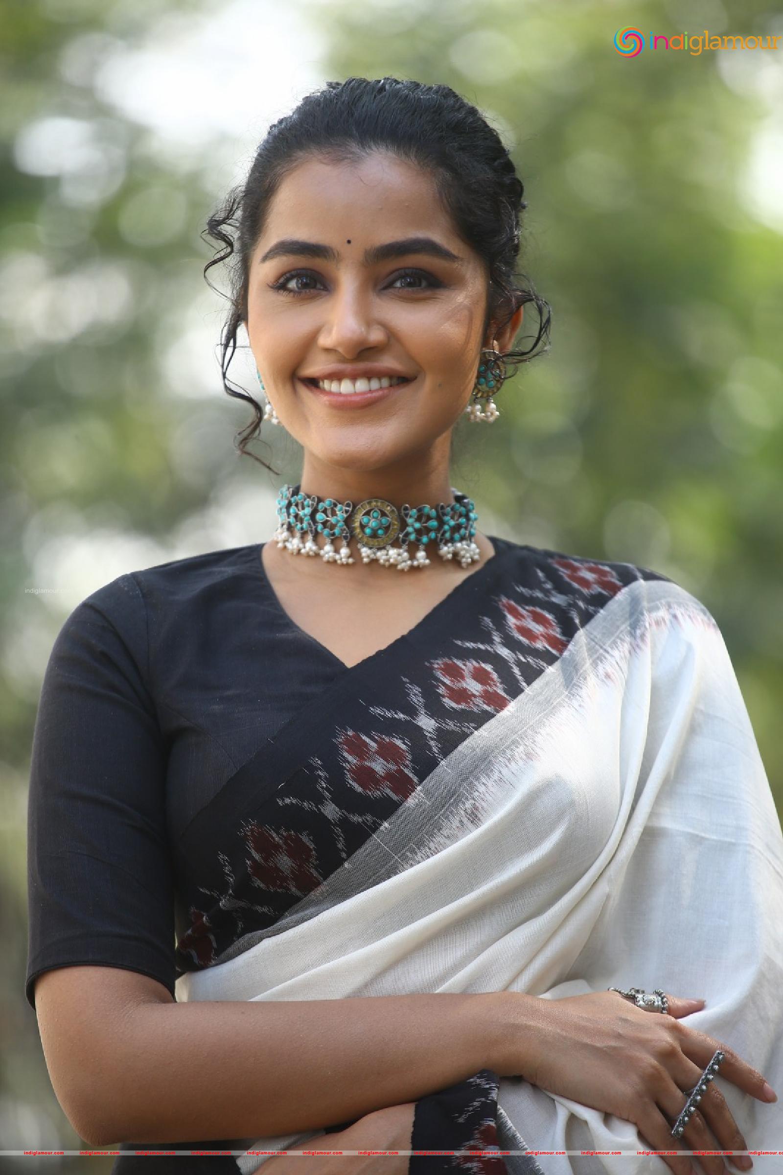Anupama Parameswaran Actress hd photo