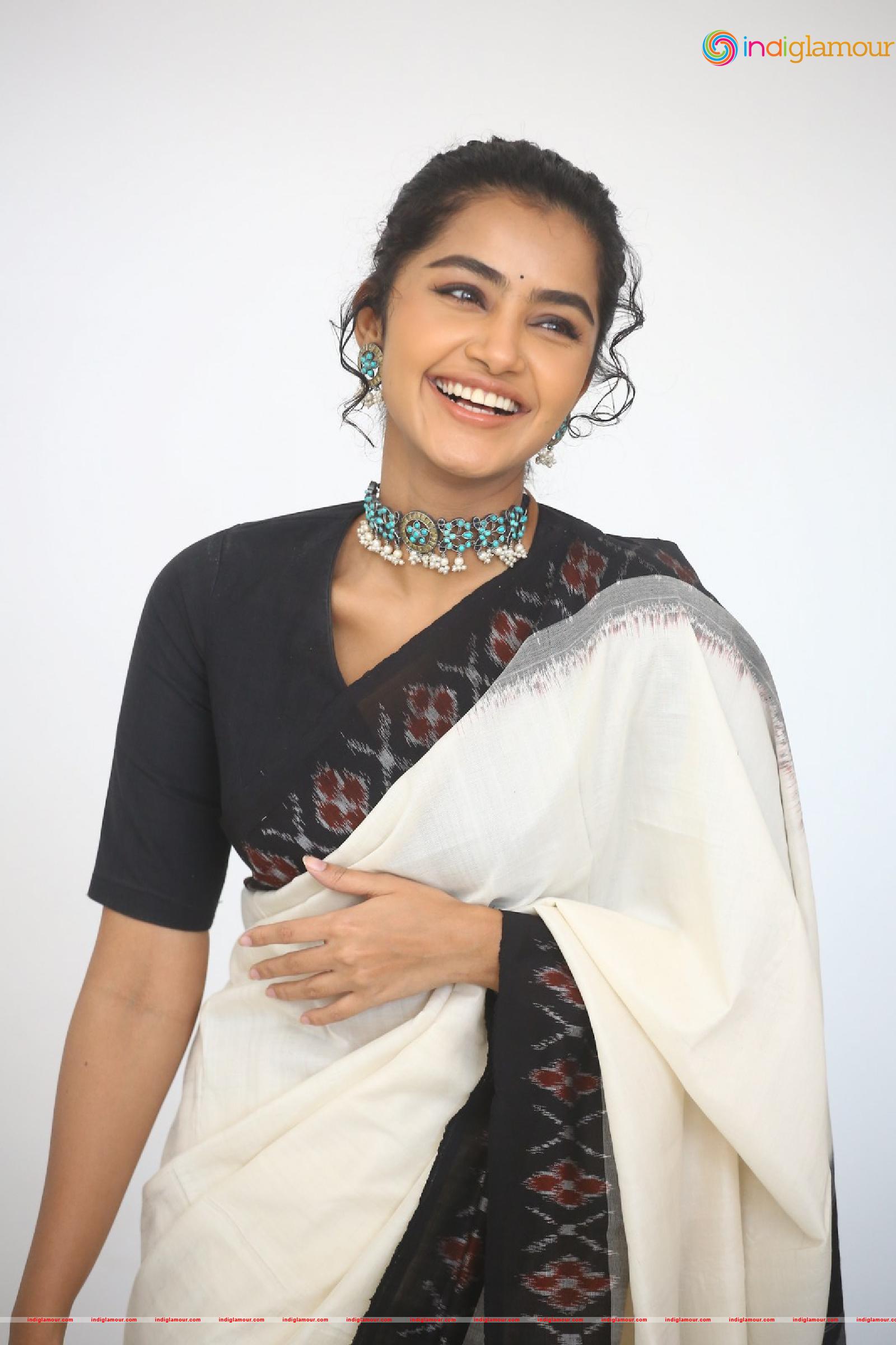 Anupama Parameswaran Actress hd photo