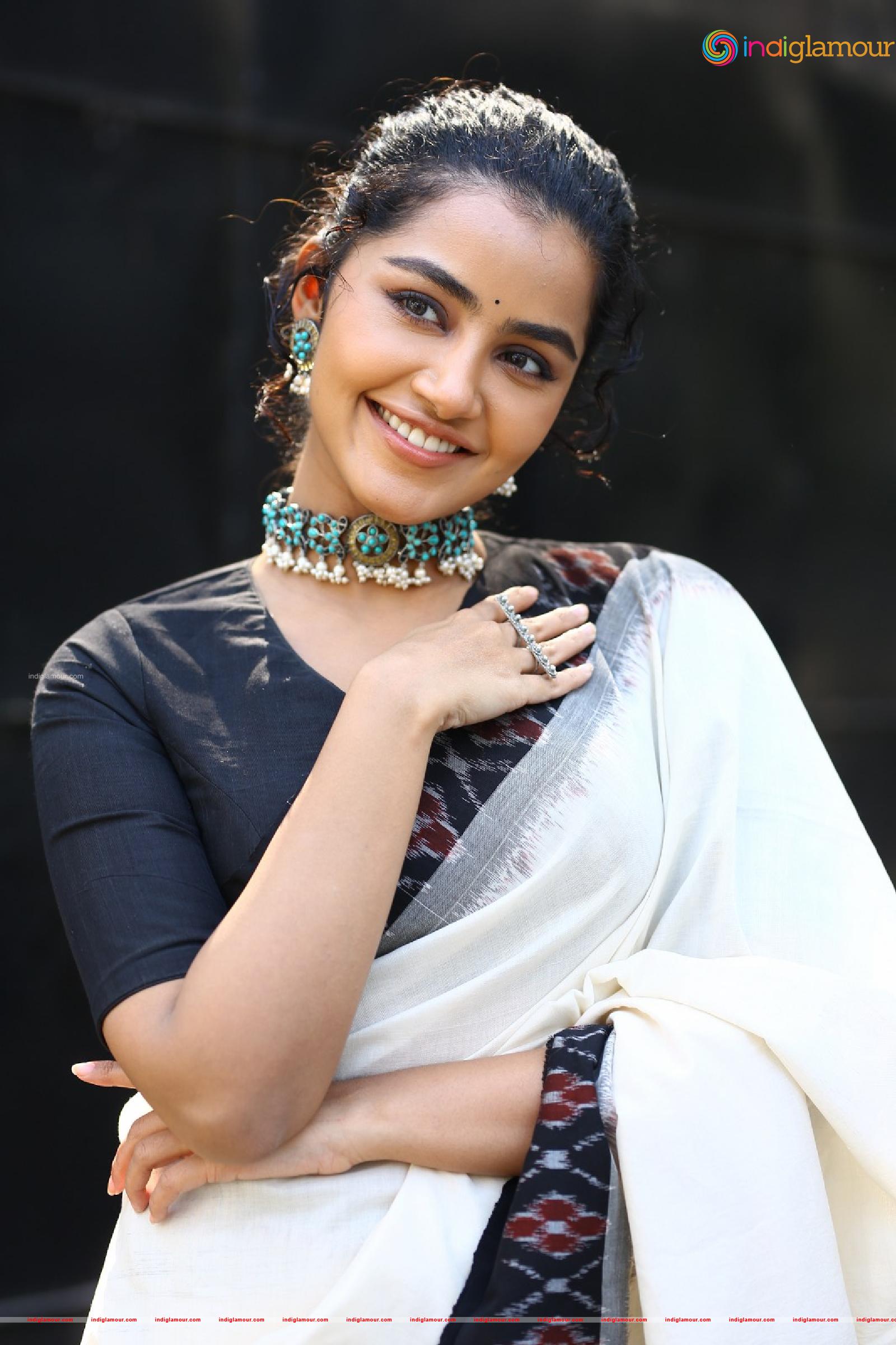 Anupama Parameswaran Actress hd photo