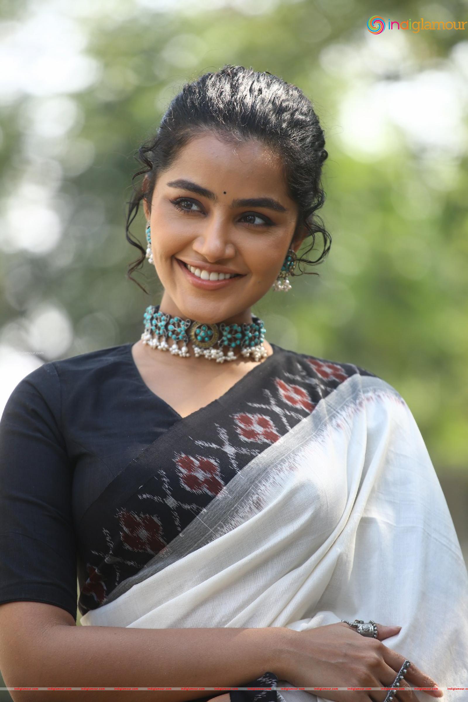Anupama Parameswaran Actress hd photo