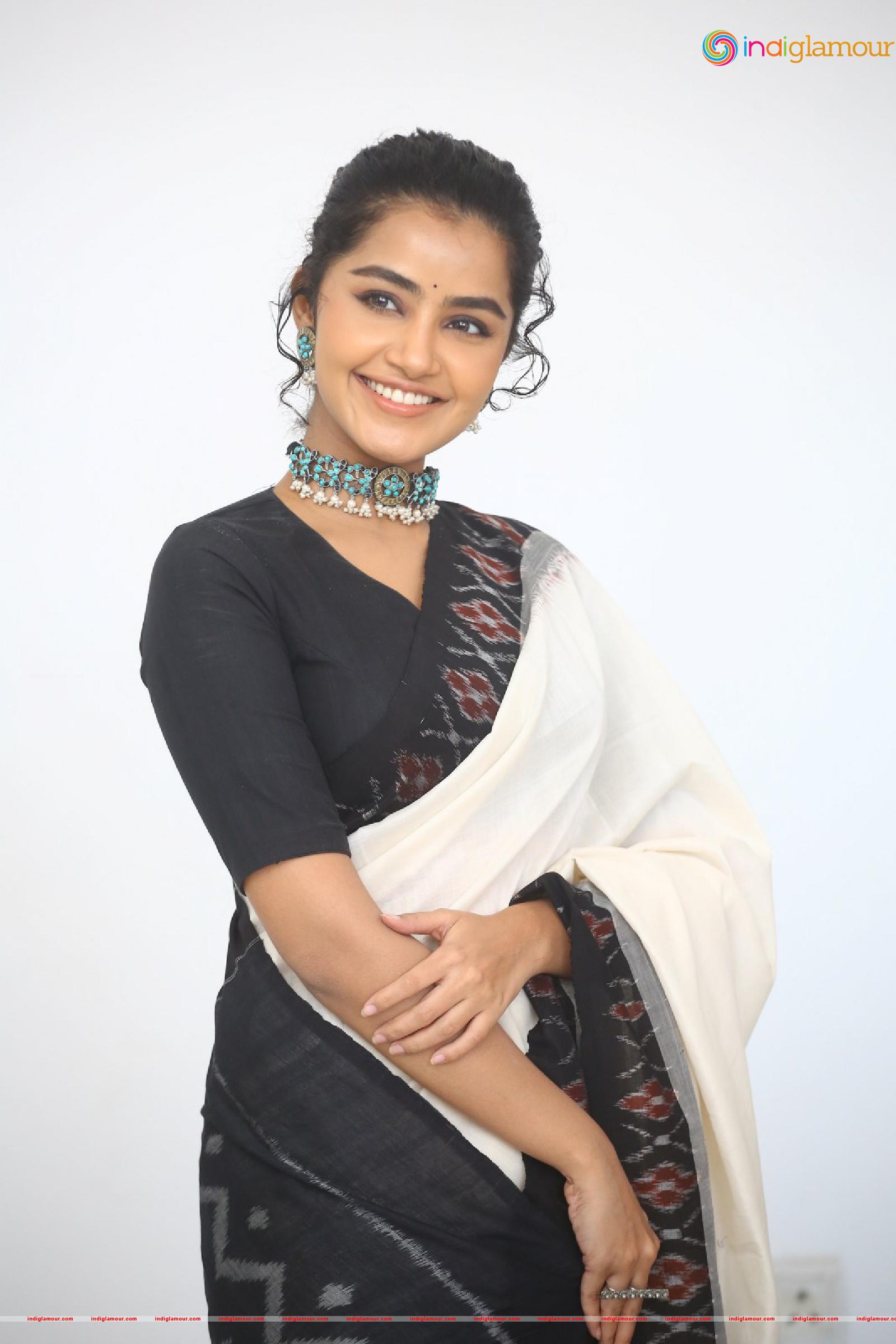 Anupama Parameswaran Actress hd photo