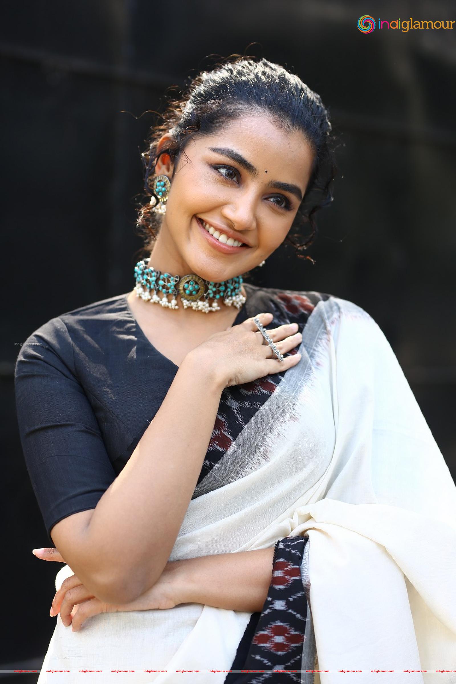 Anupama Parameswaran Actress hd photo