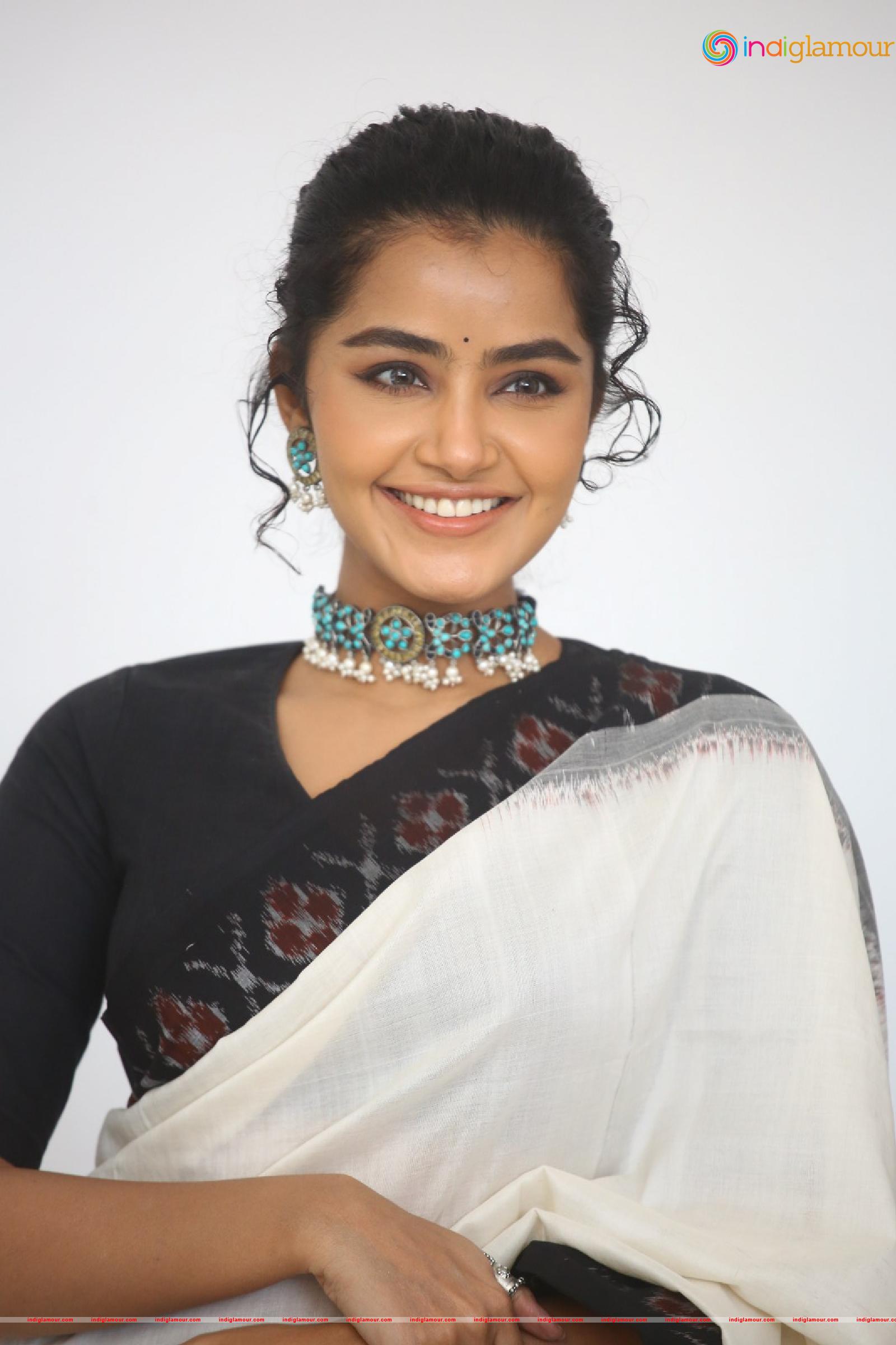 Anupama Parameswaran Actress hd photo