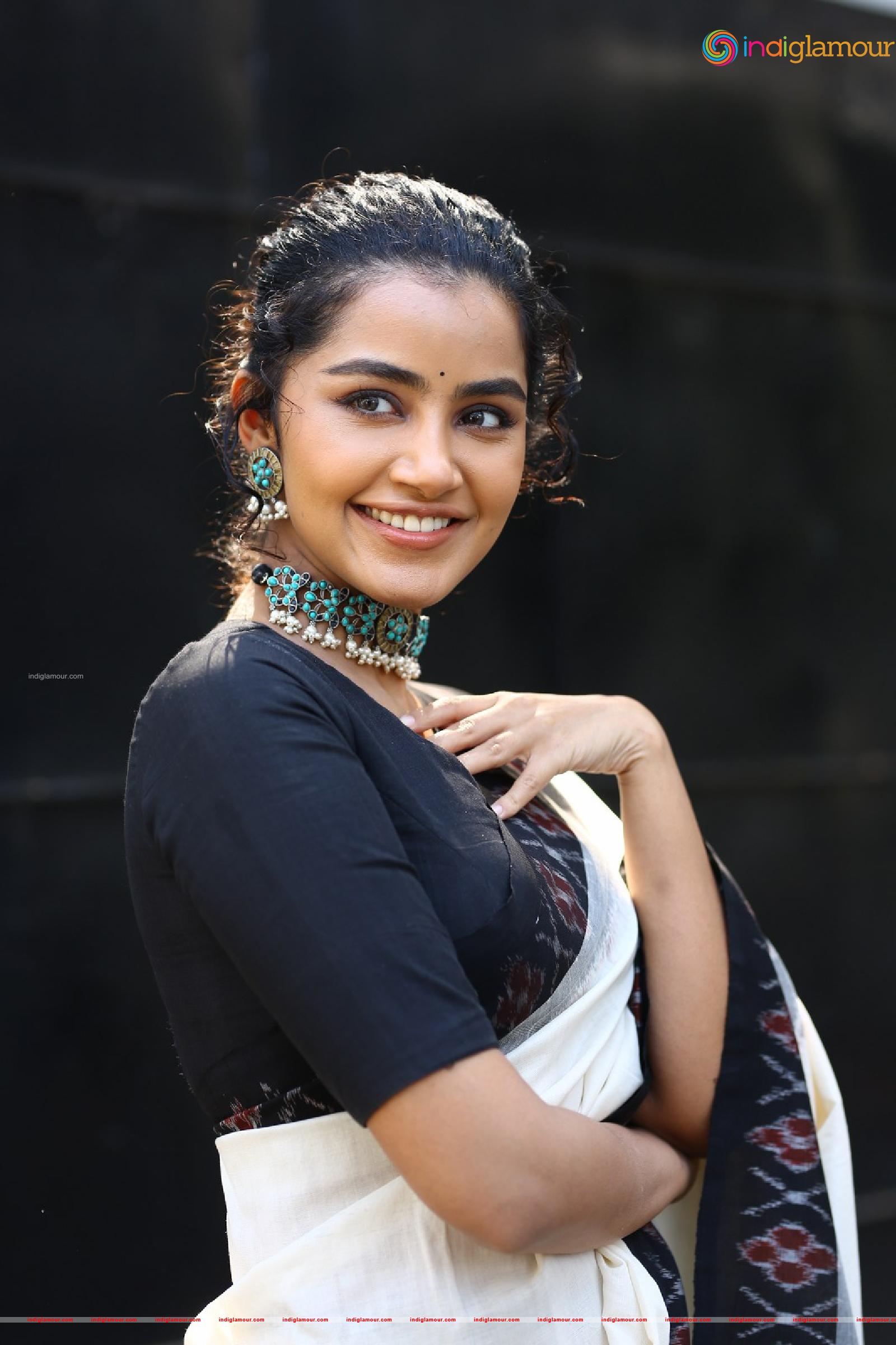 Anupama Parameswaran Actress hd photo