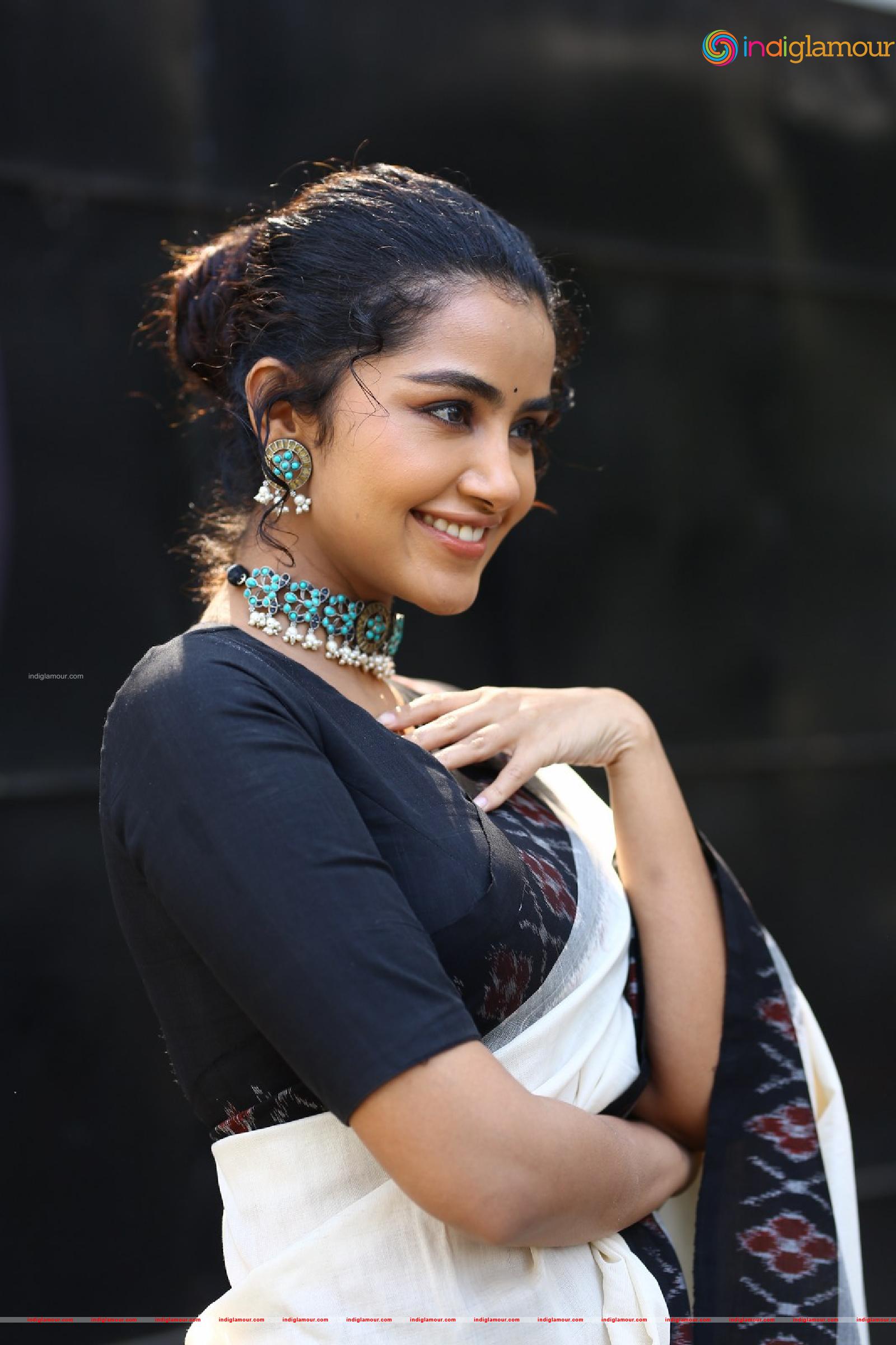 Anupama Parameswaran Actress hd photo