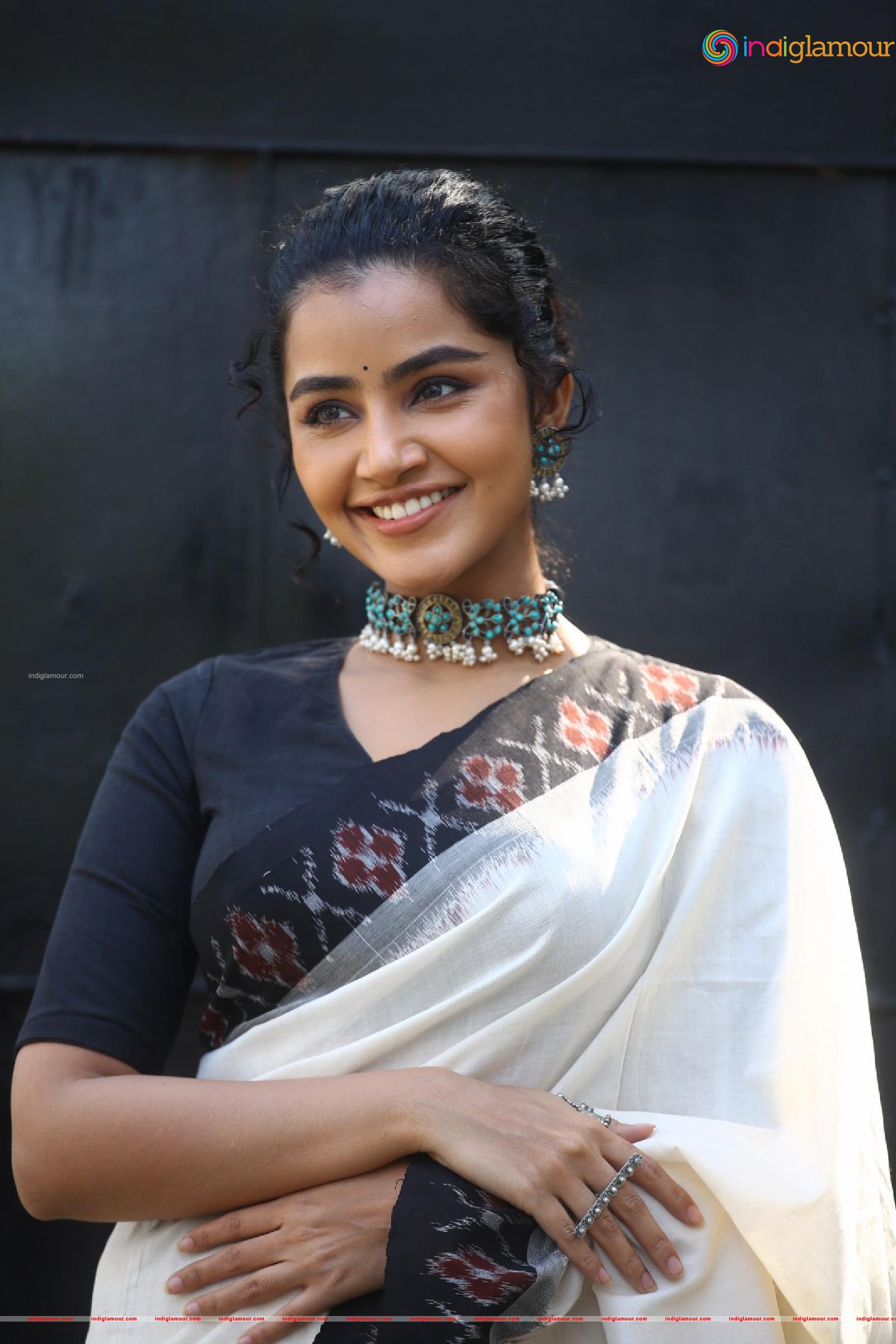 Anupama Parameswaran Actress hd photo