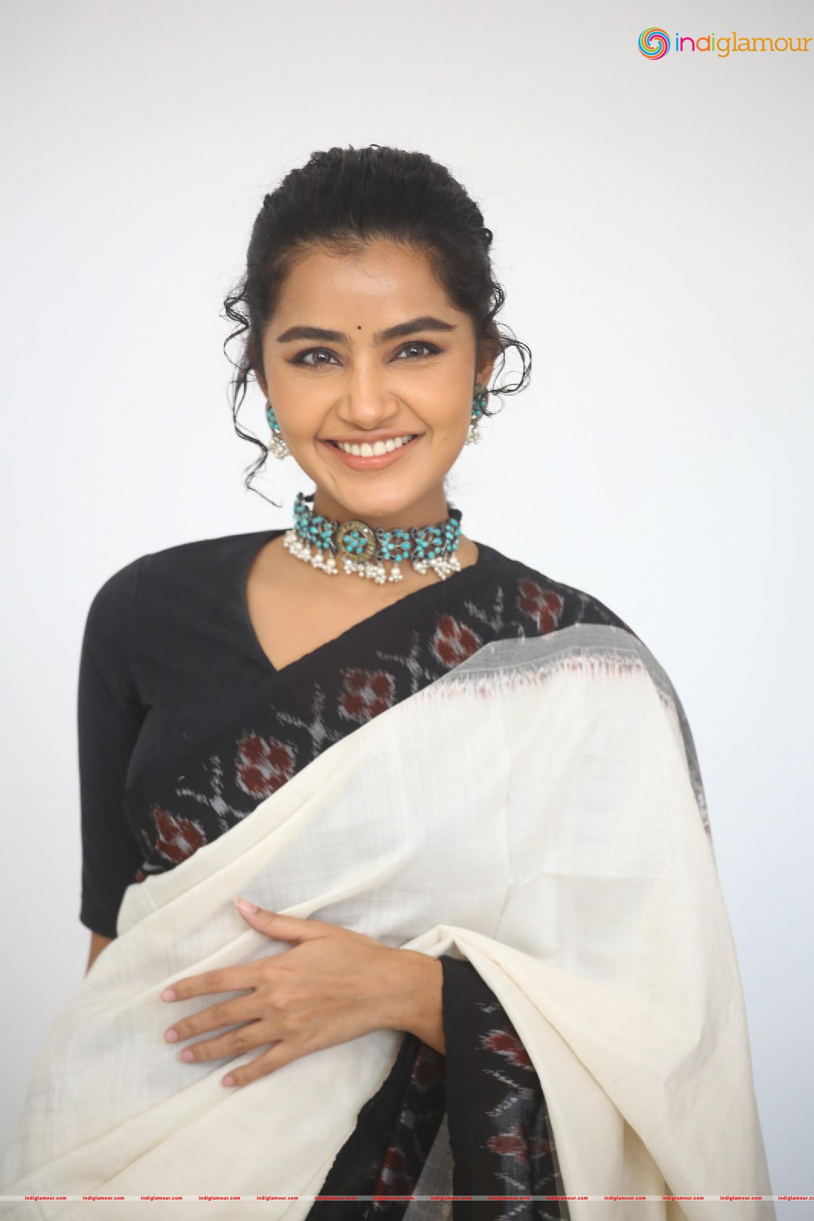 Anupama Parameswaran Actress hd photo