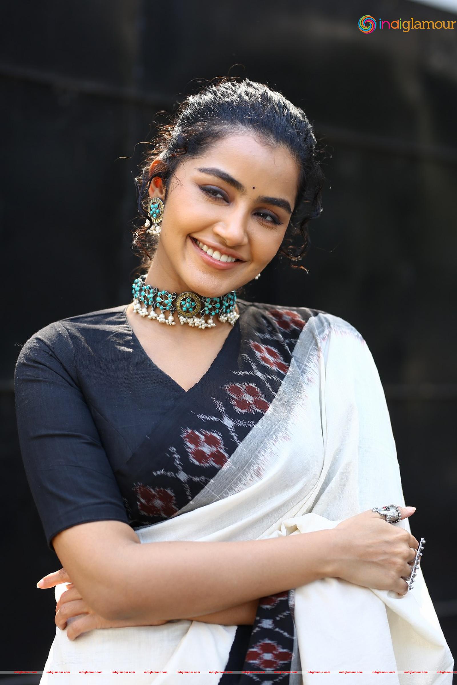Anupama Parameswaran Actress hd photo