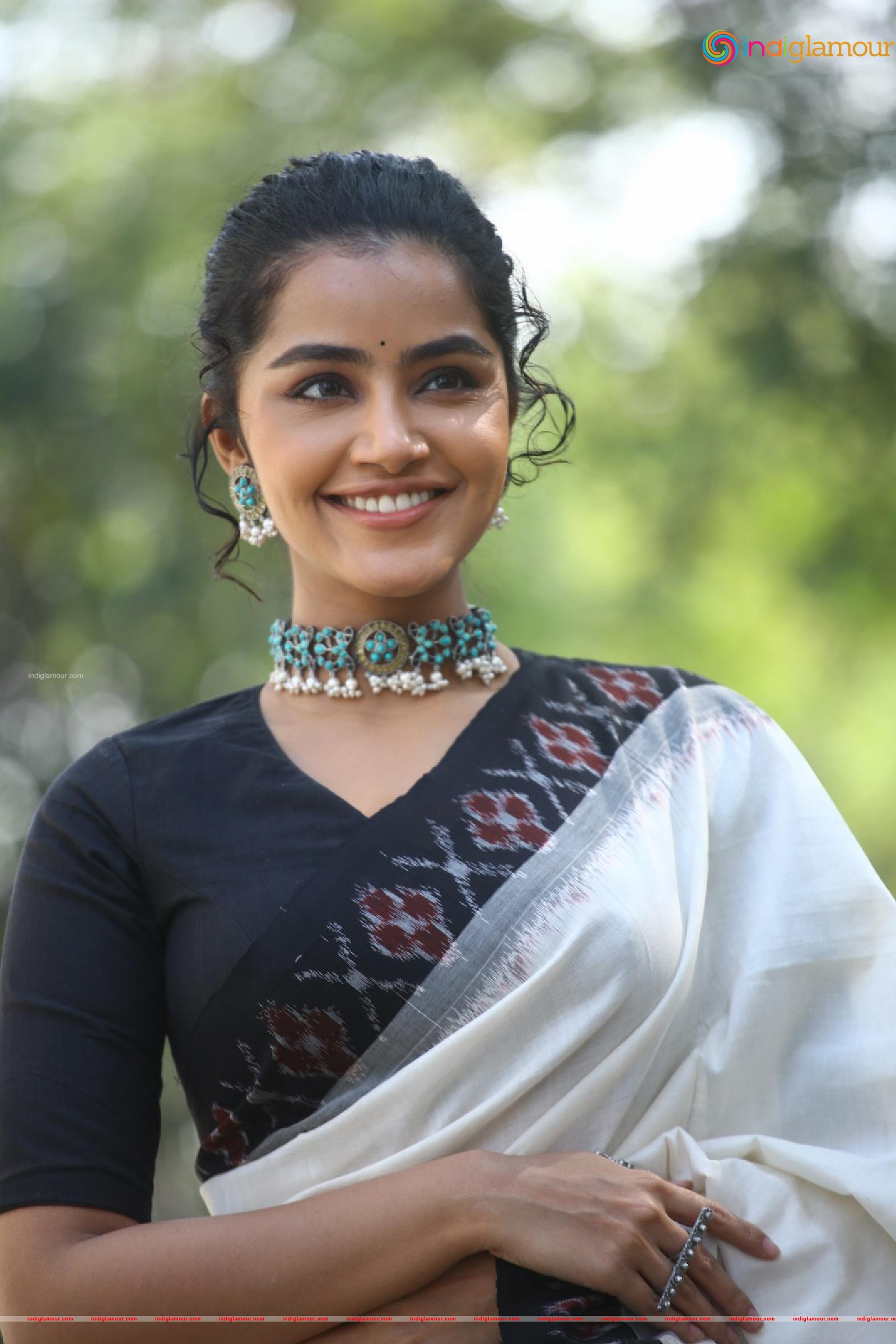 Anupama Parameswaran Actress hd photo