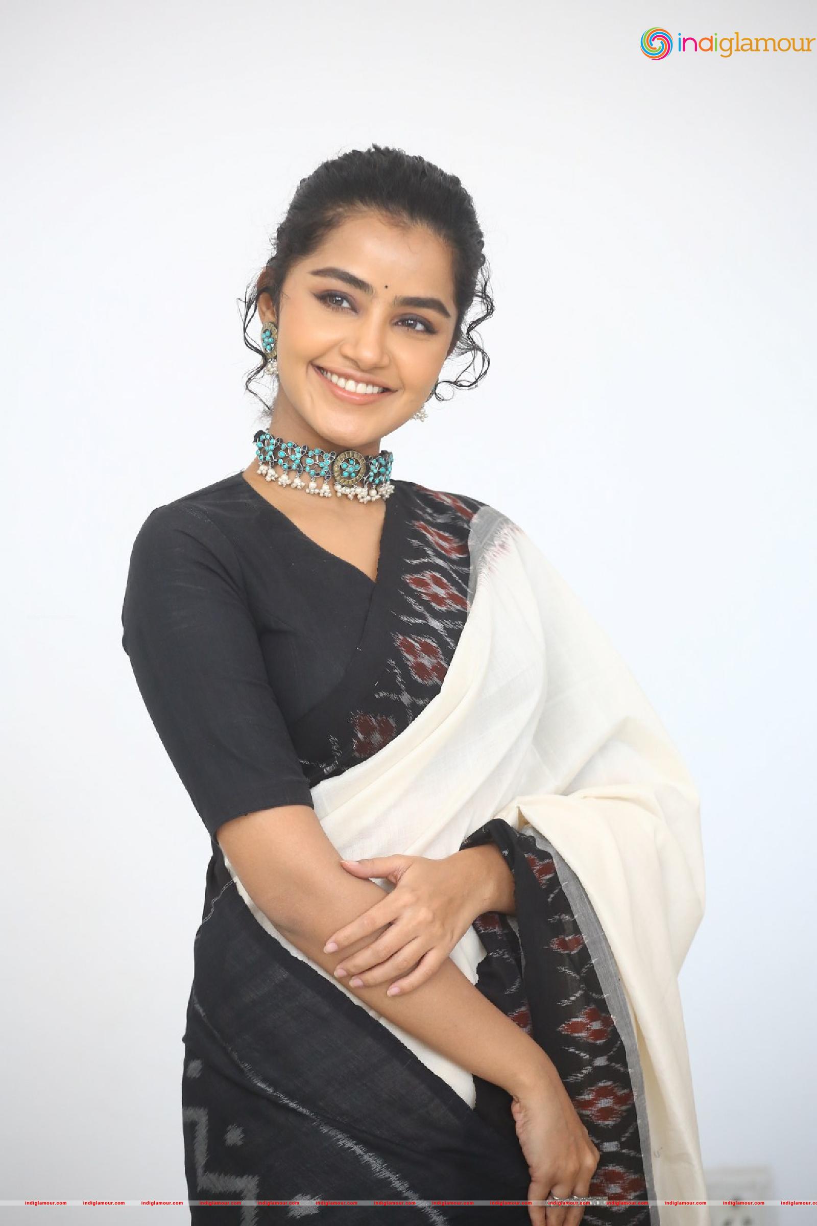 Anupama Parameswaran Actress hd photo