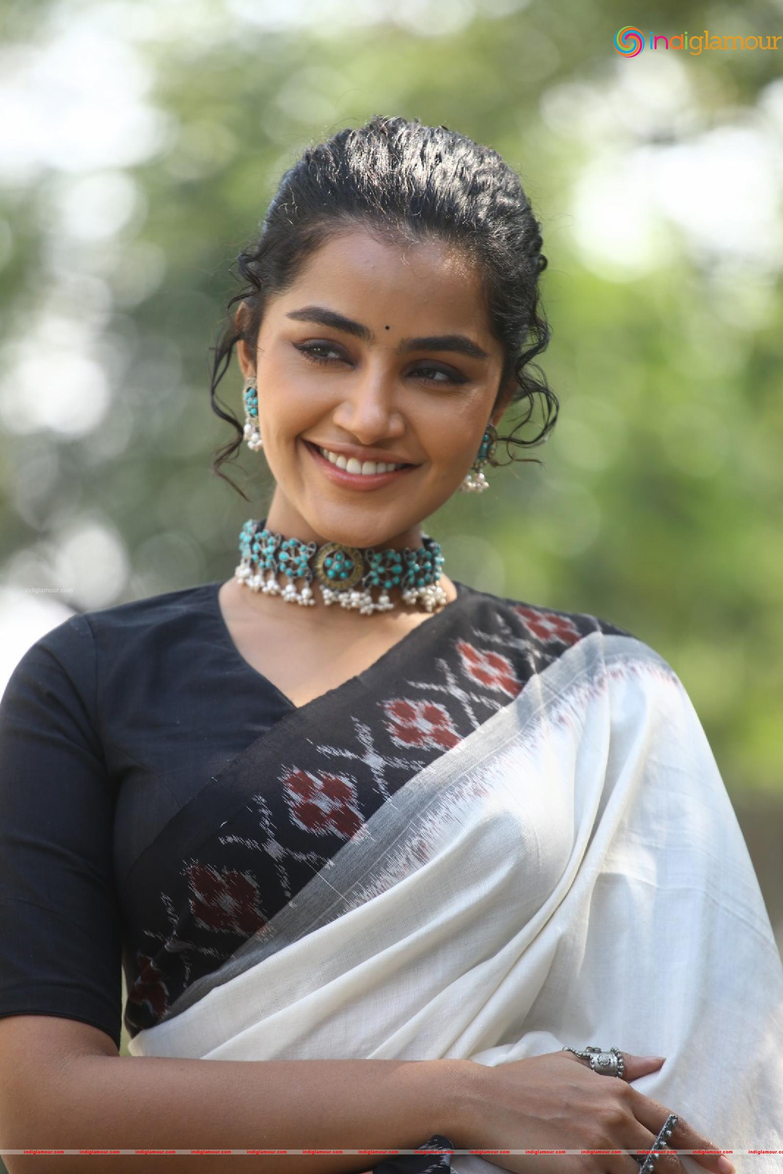 Anupama Parameswaran Actress hd photo