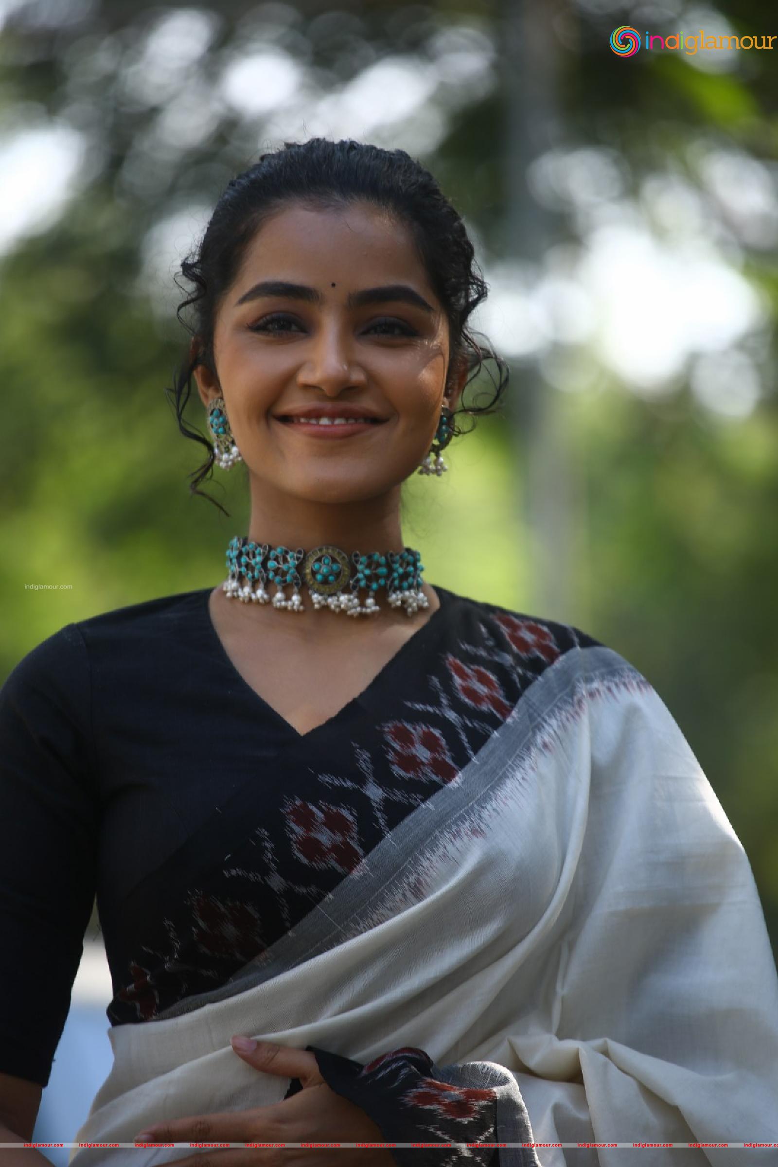 Anupama Parameswaran Actress hd photo