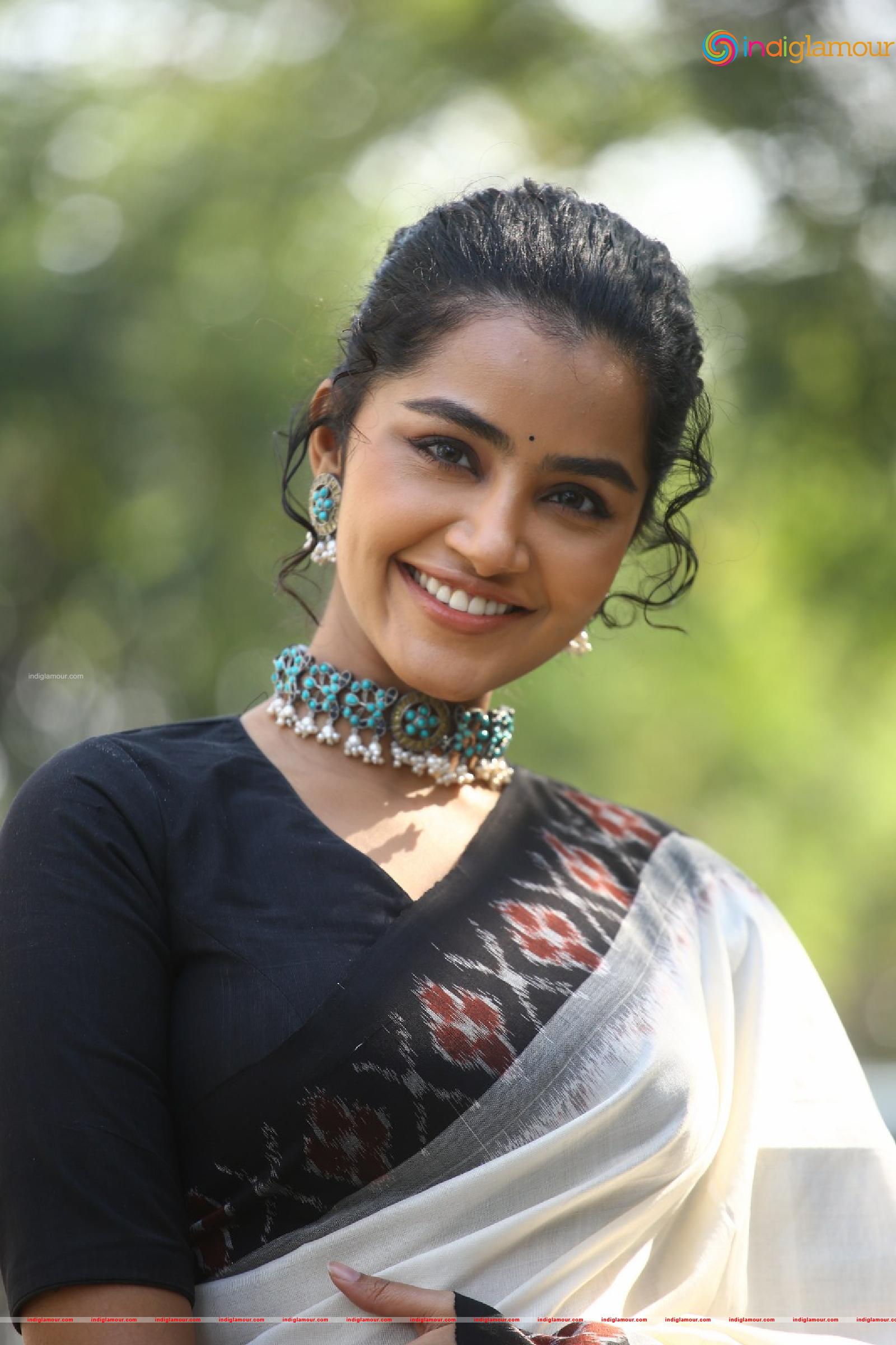 Anupama Parameswaran Actress hd photo