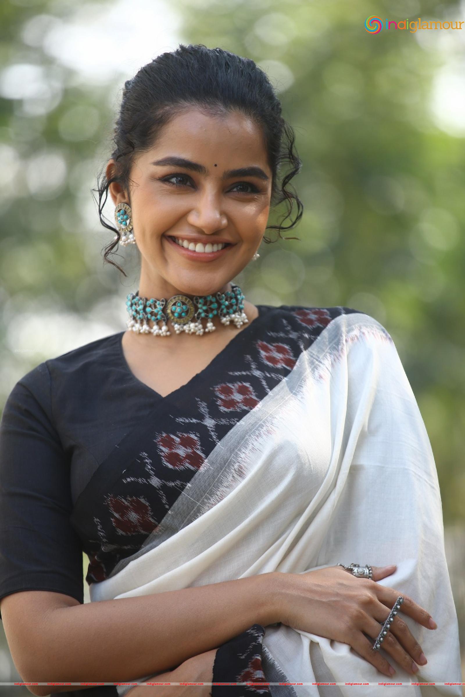Anupama Parameswaran Actress hd photo