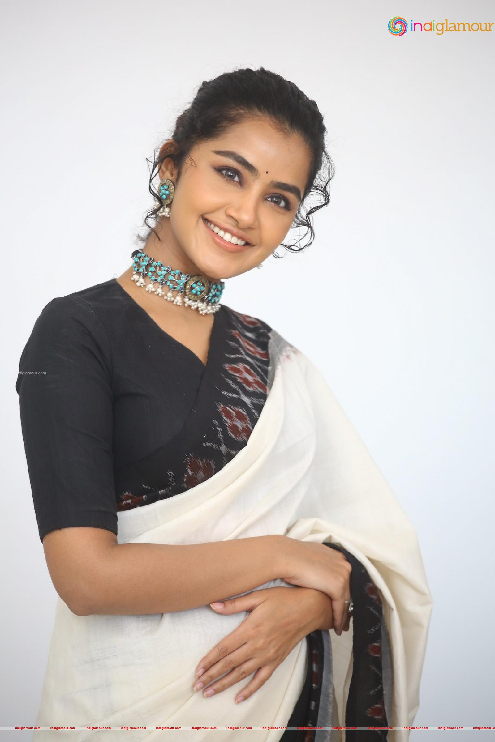 Anupama Parameswaran Actress hd photo
