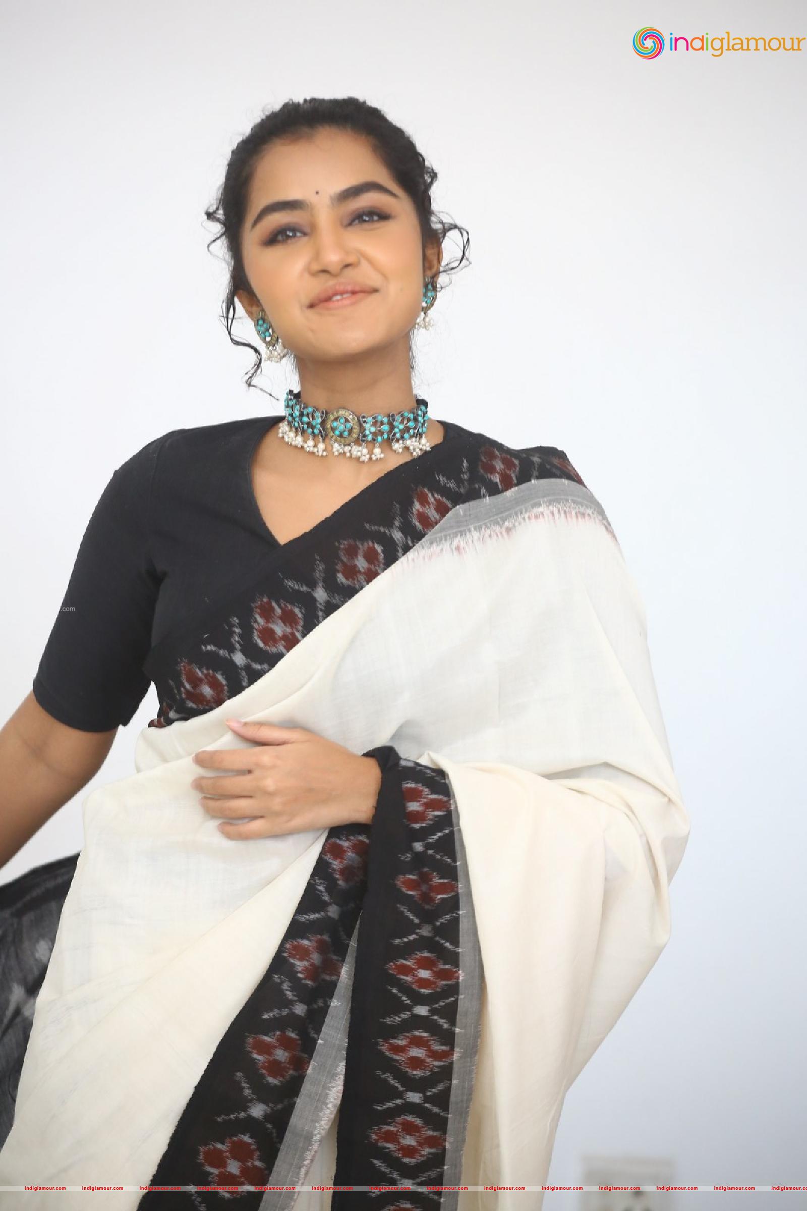 Anupama Parameswaran Actress hd photo
