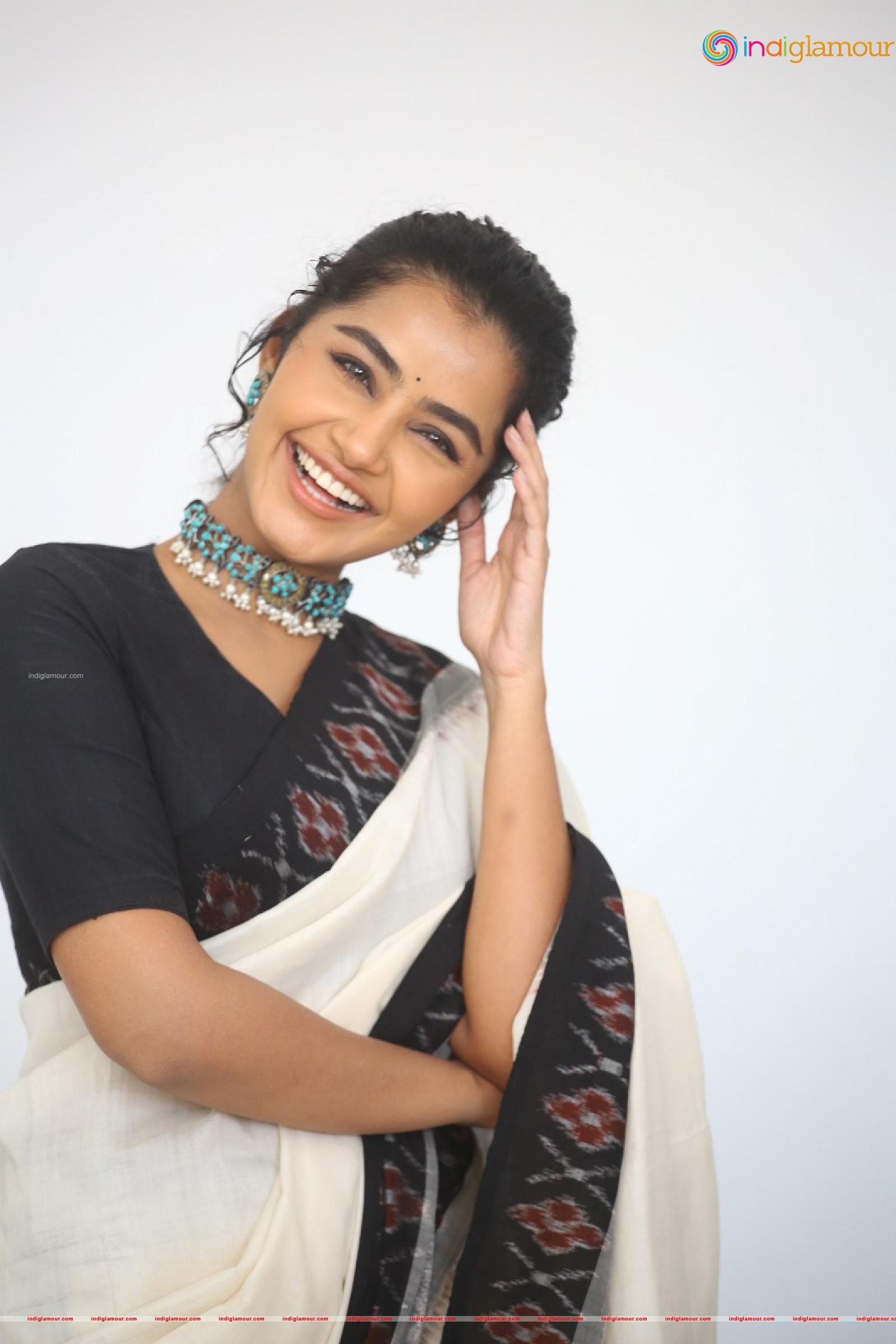 Anupama Parameswaran Actress hd photo