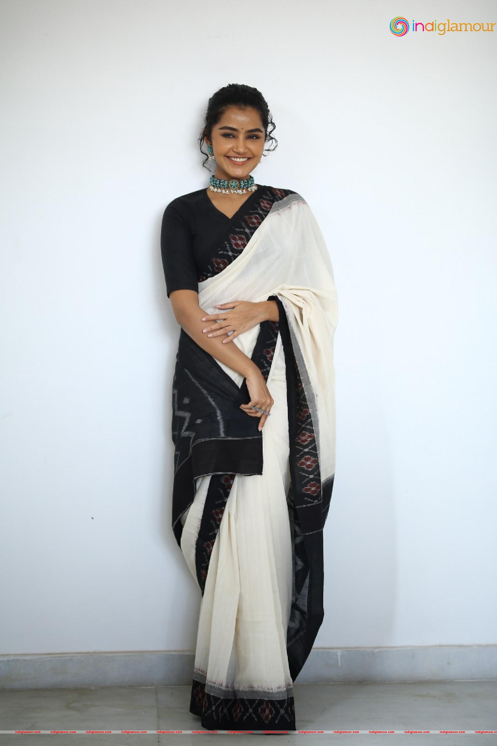 Anupama Parameswaran Actress hd photo
