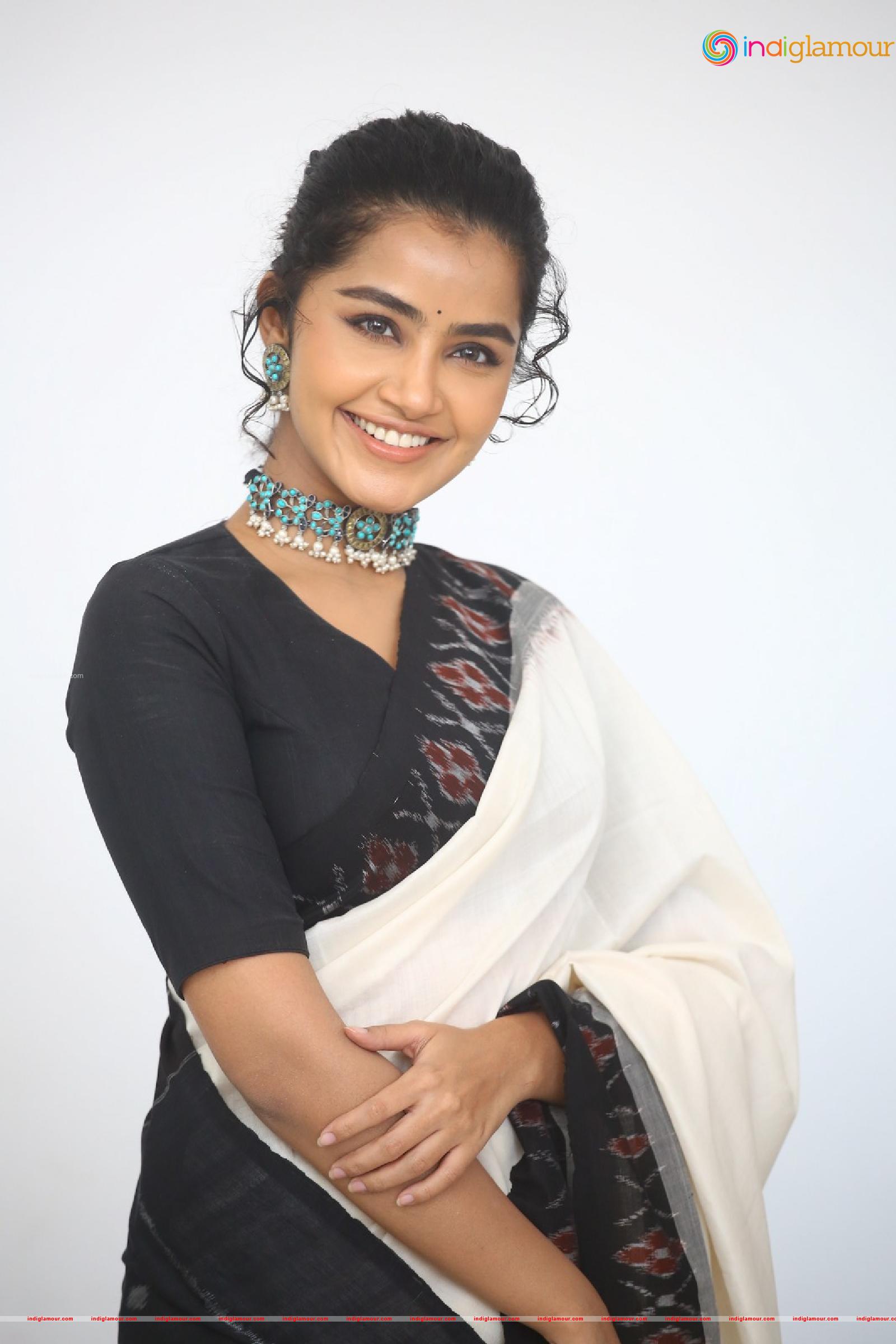 Anupama Parameswaran Actress hd photo