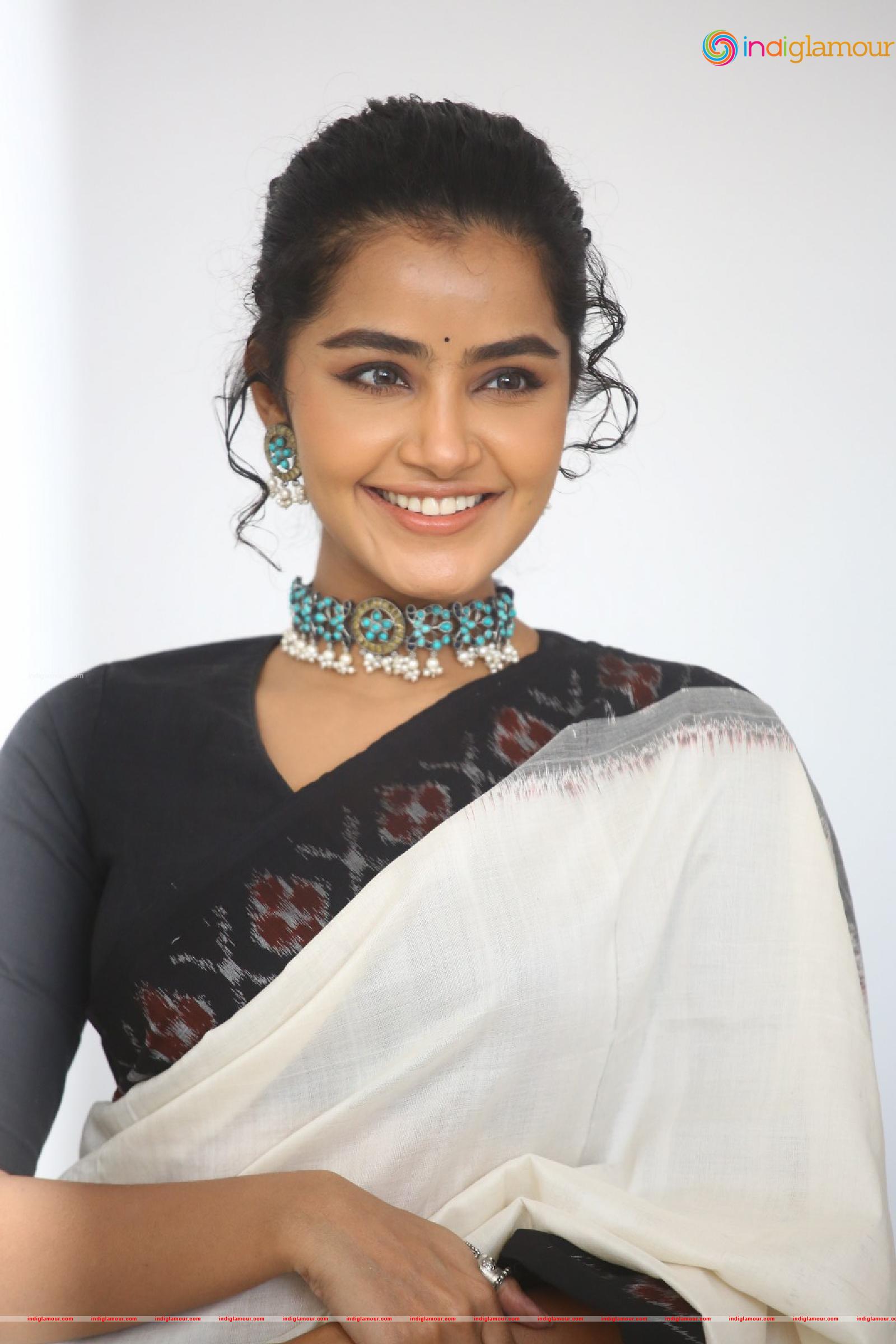 Anupama Parameswaran Actress hd photo