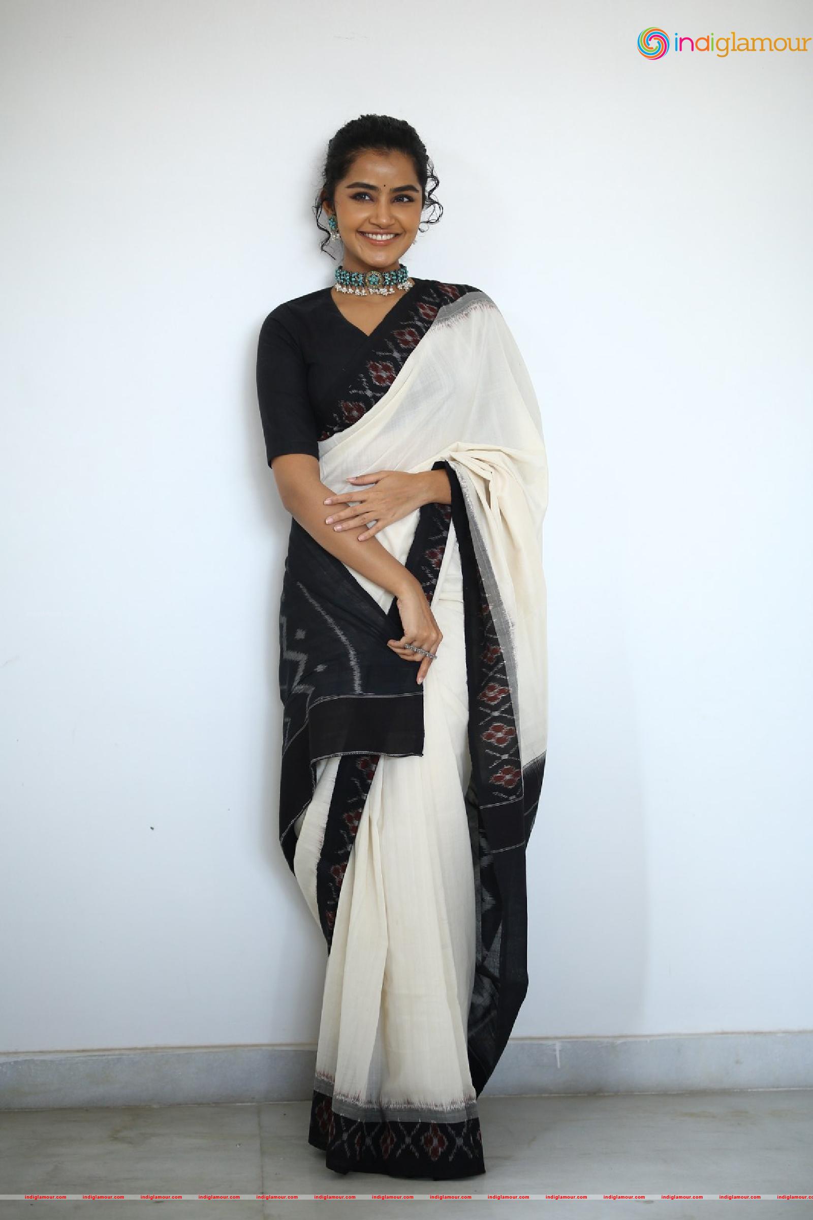 Anupama Parameswaran Actress hd photo