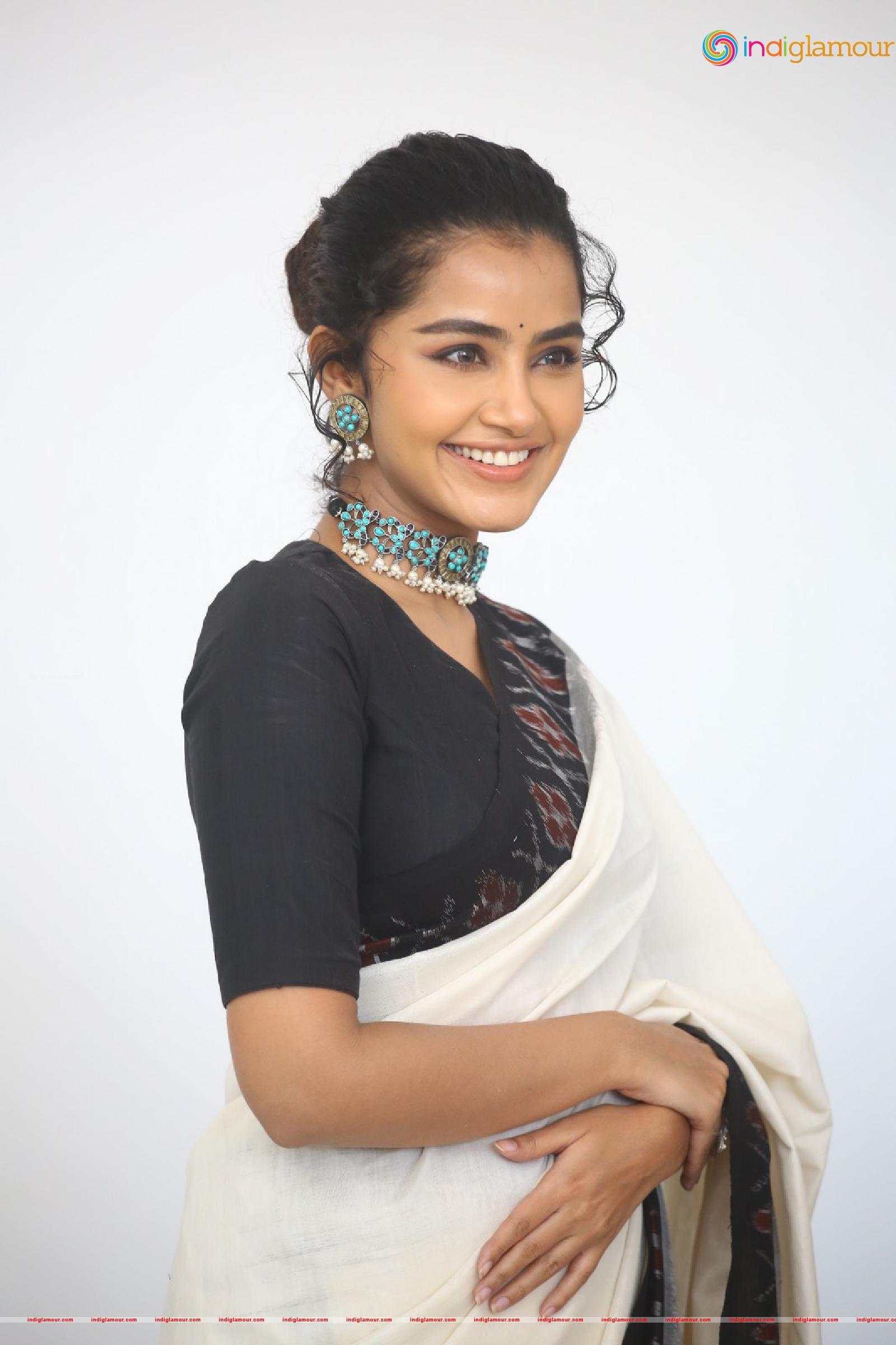 Anupama Parameswaran Actress hd photo