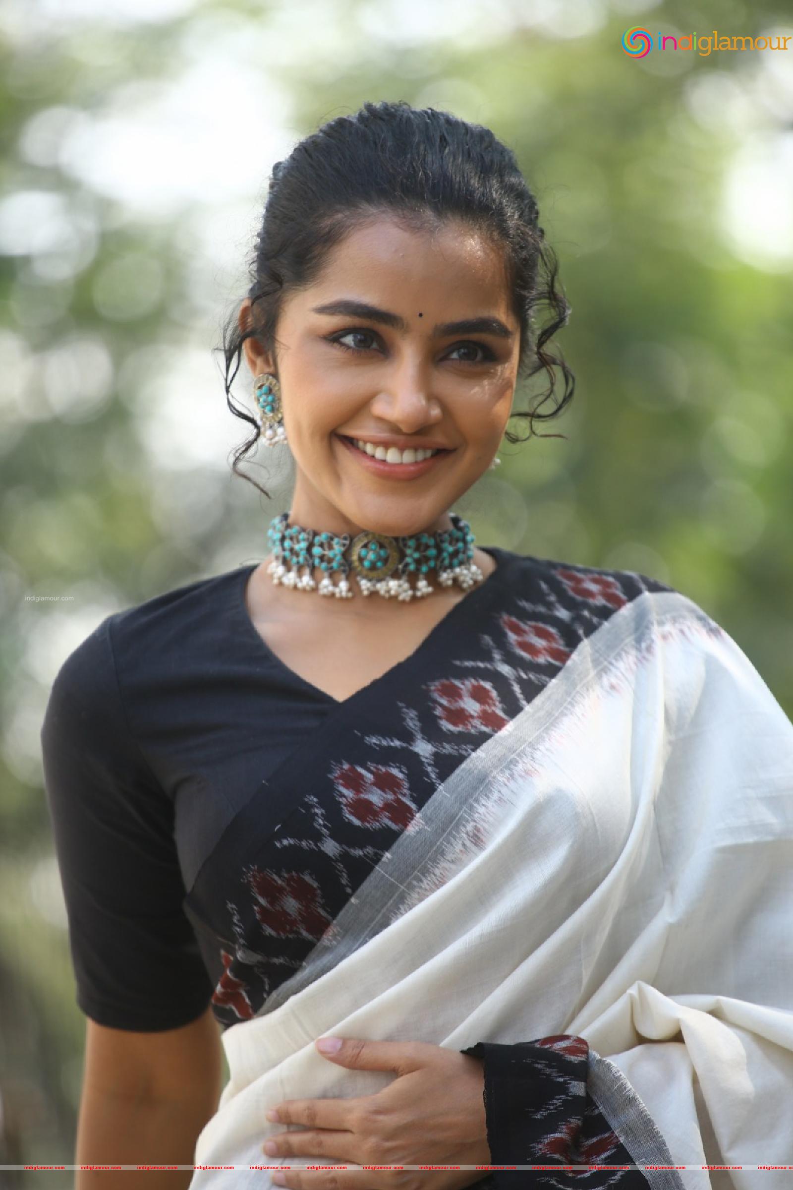 Anupama Parameswaran Actress hd photo
