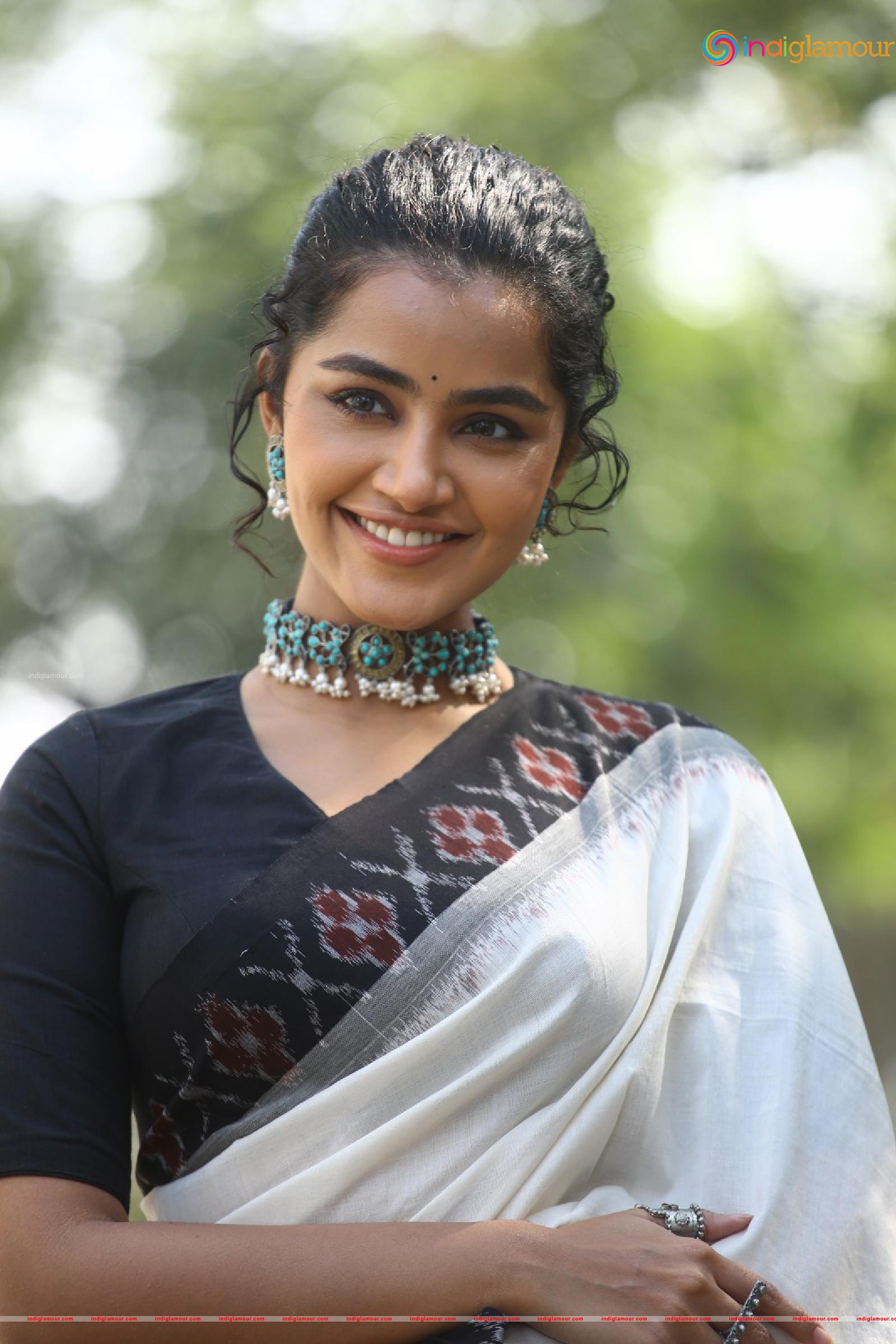 Anupama Parameswaran Actress hd photo