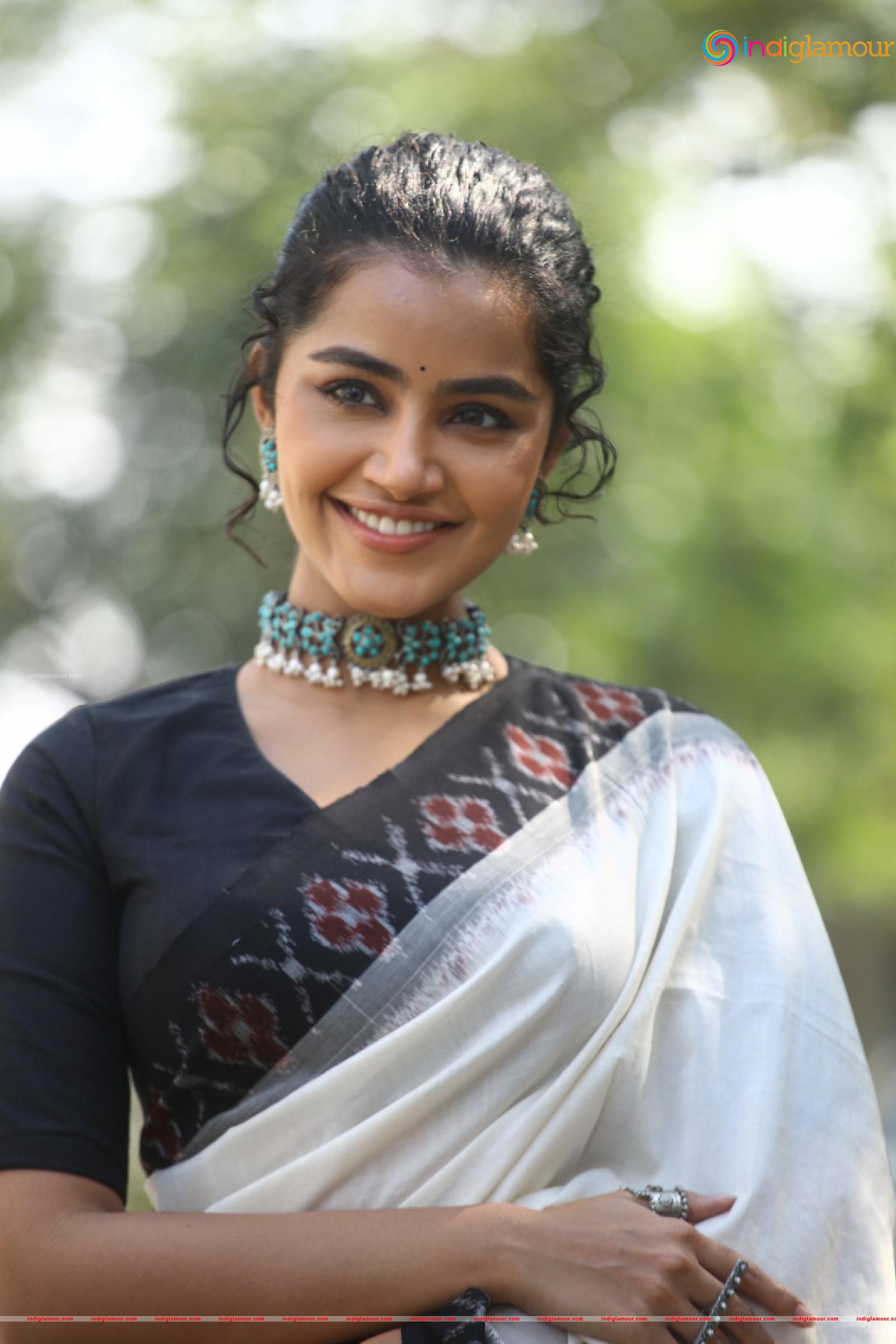 Anupama Parameswaran Actress hd photo