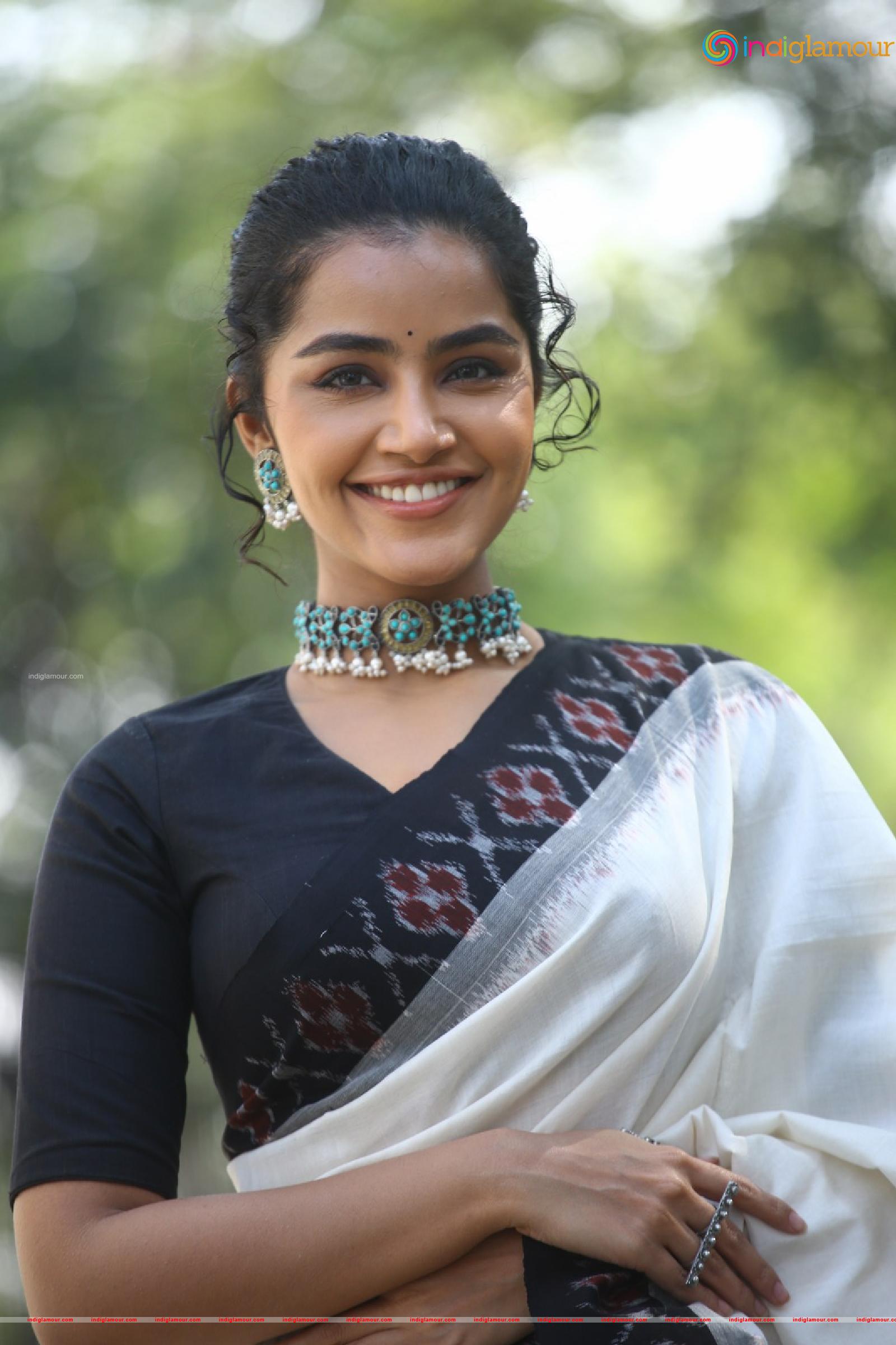 Anupama Parameswaran Actress hd photo