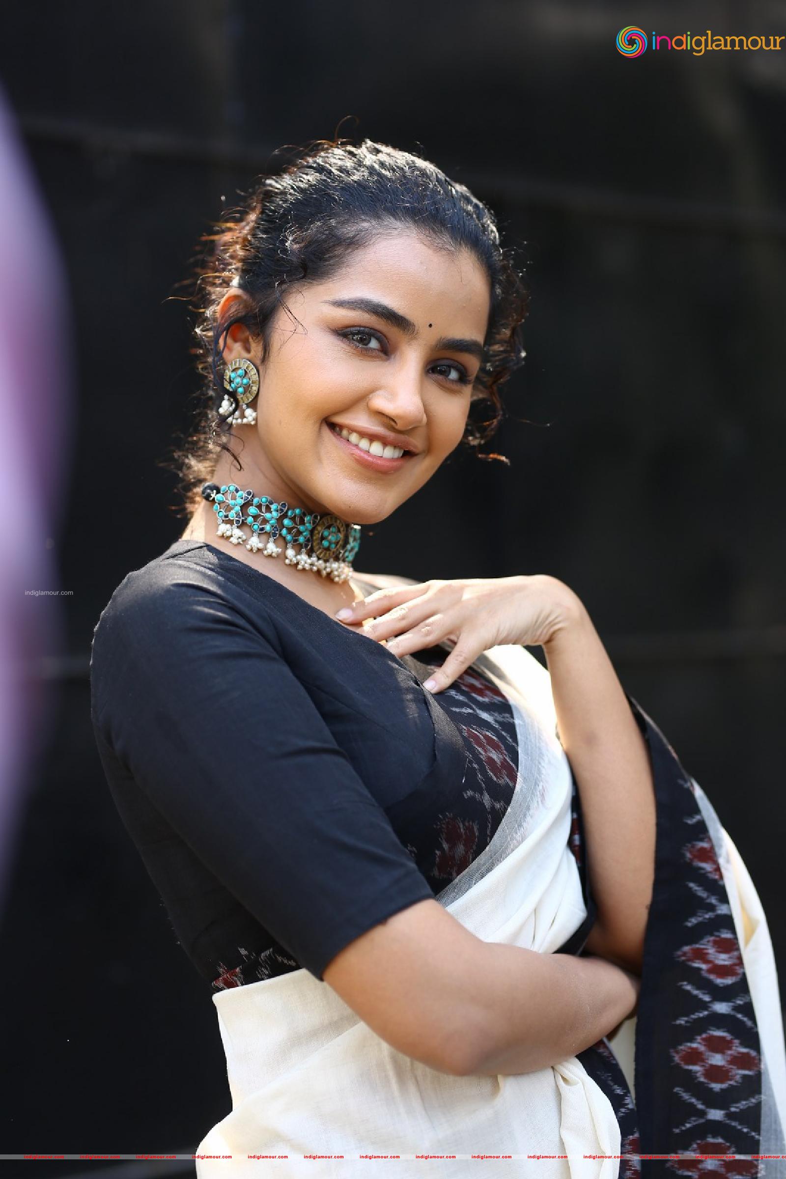 Anupama Parameswaran Actress hd photo