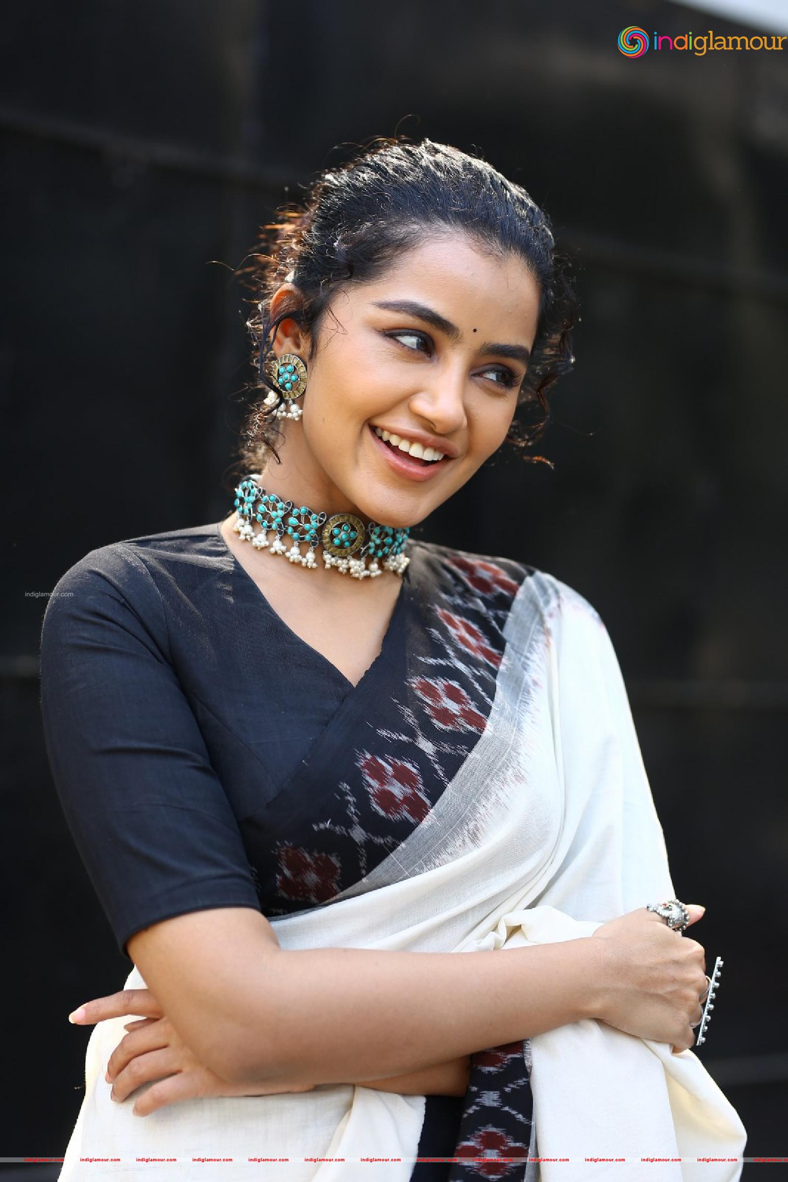 Anupama Parameswaran Actress hd photo