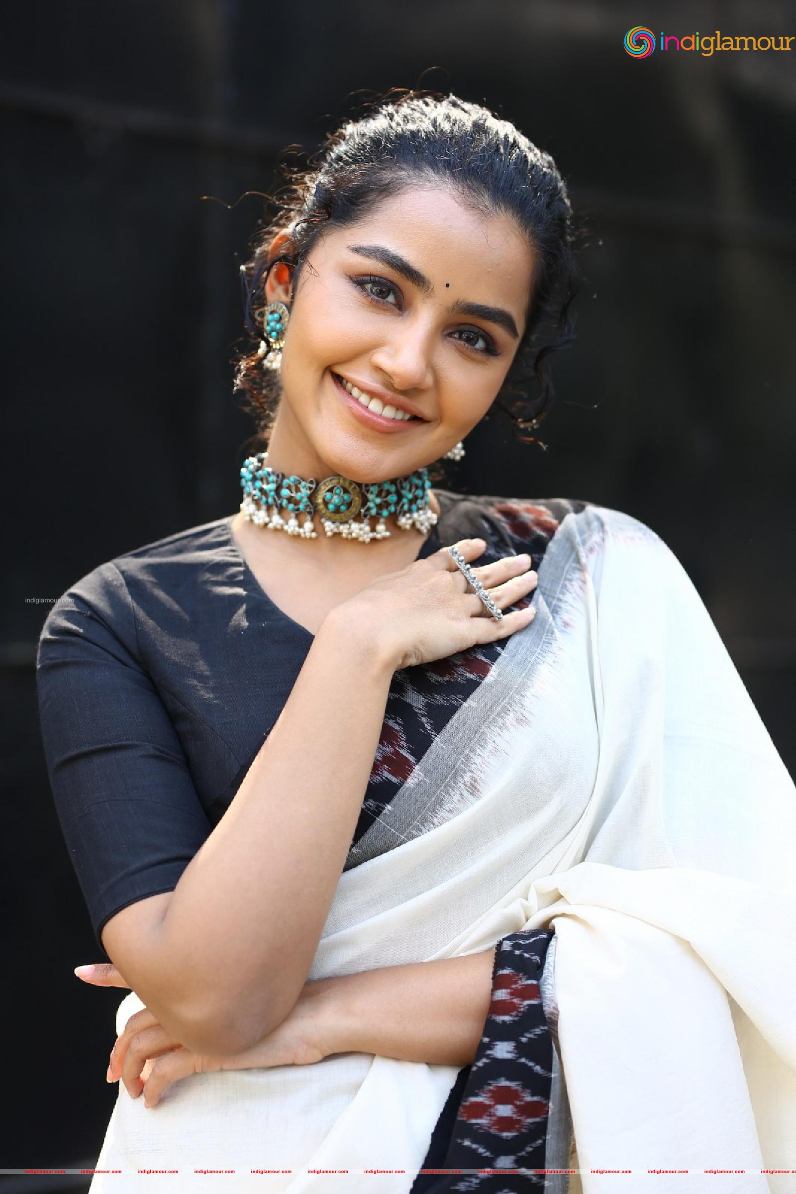 Anupama Parameswaran Actress hd photo