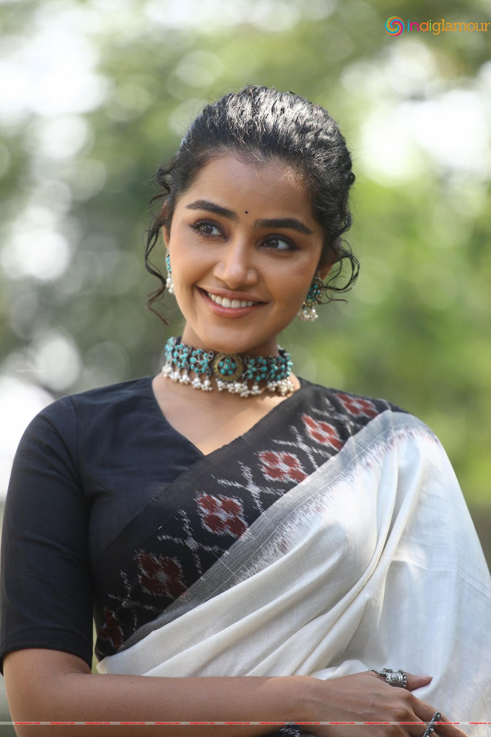 Anupama Parameswaran Actress hd photo