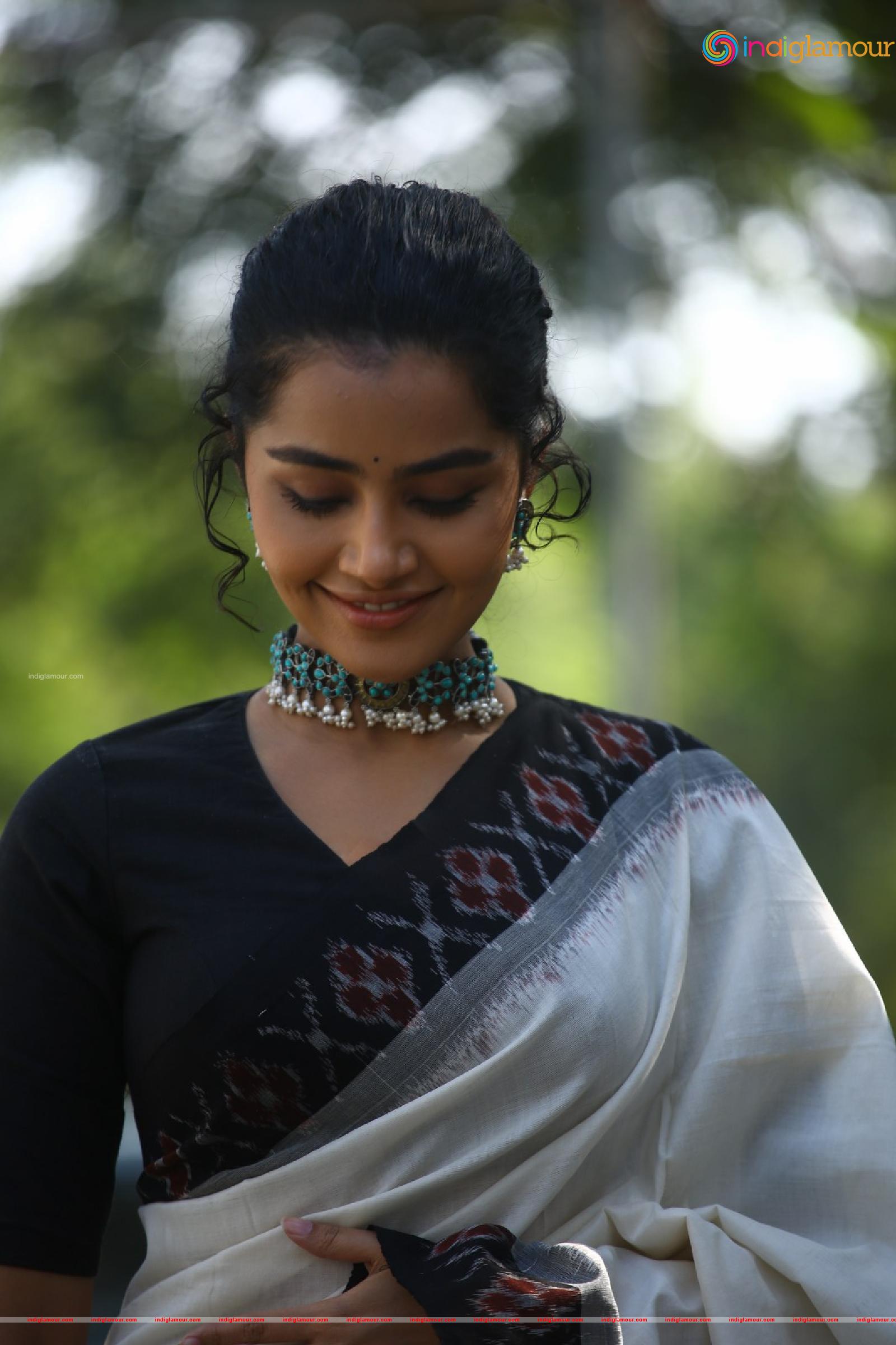 Anupama Parameswaran Actress hd photo