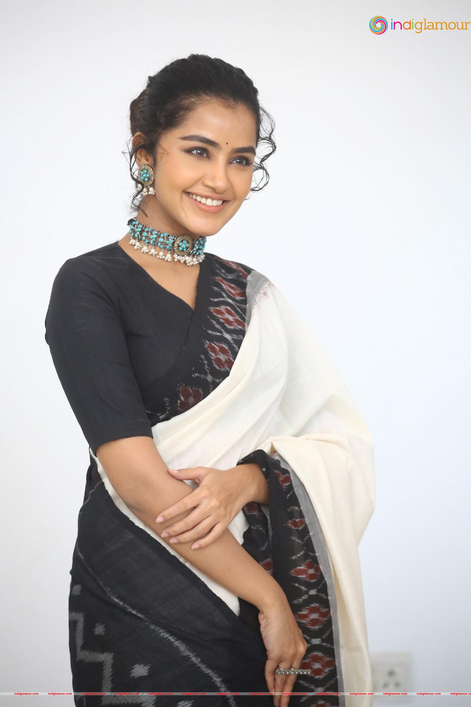Anupama Parameswaran Actress hd photo